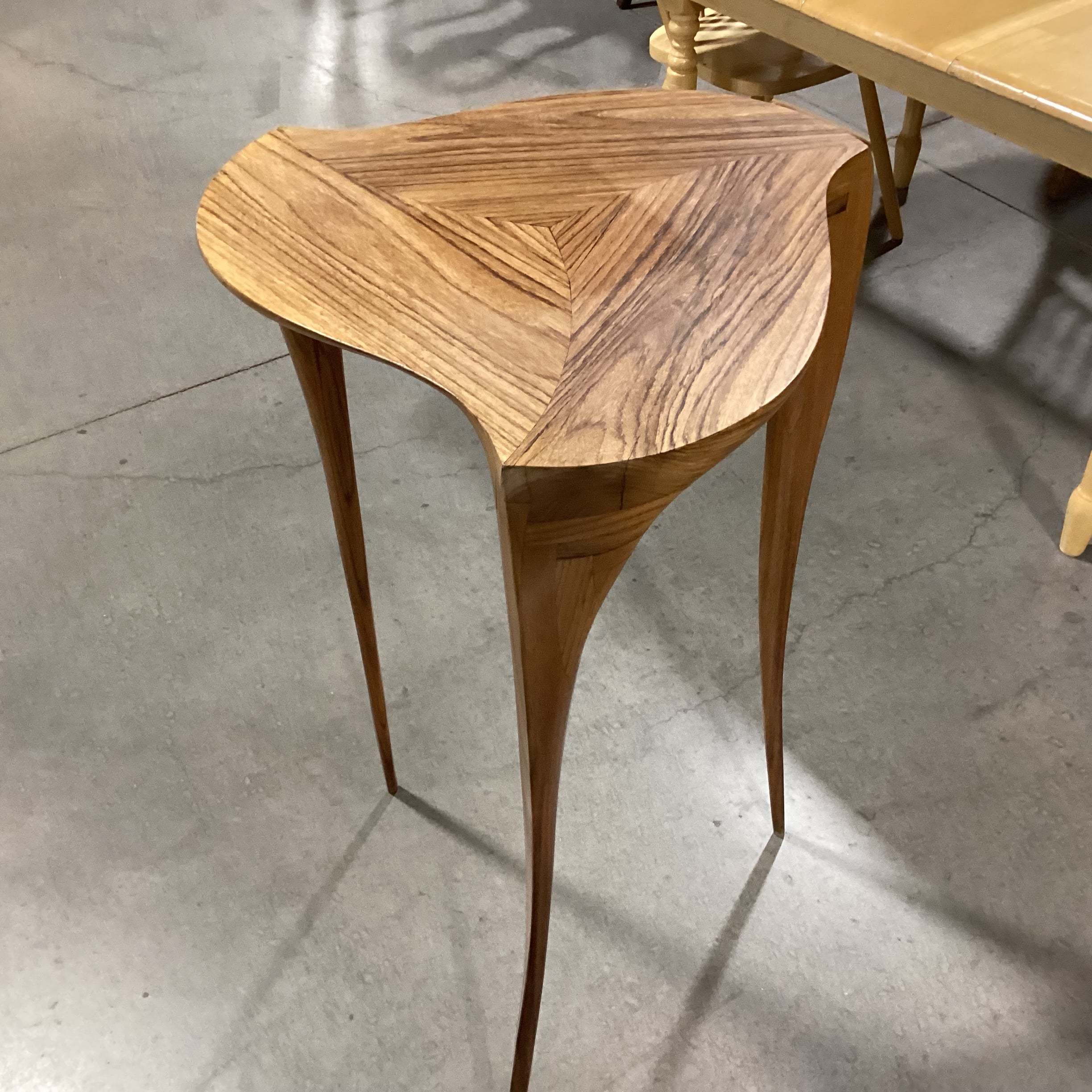 Victor Dinovi 1999 Walnut Triangular Accent Table 24"x 24"x 40"