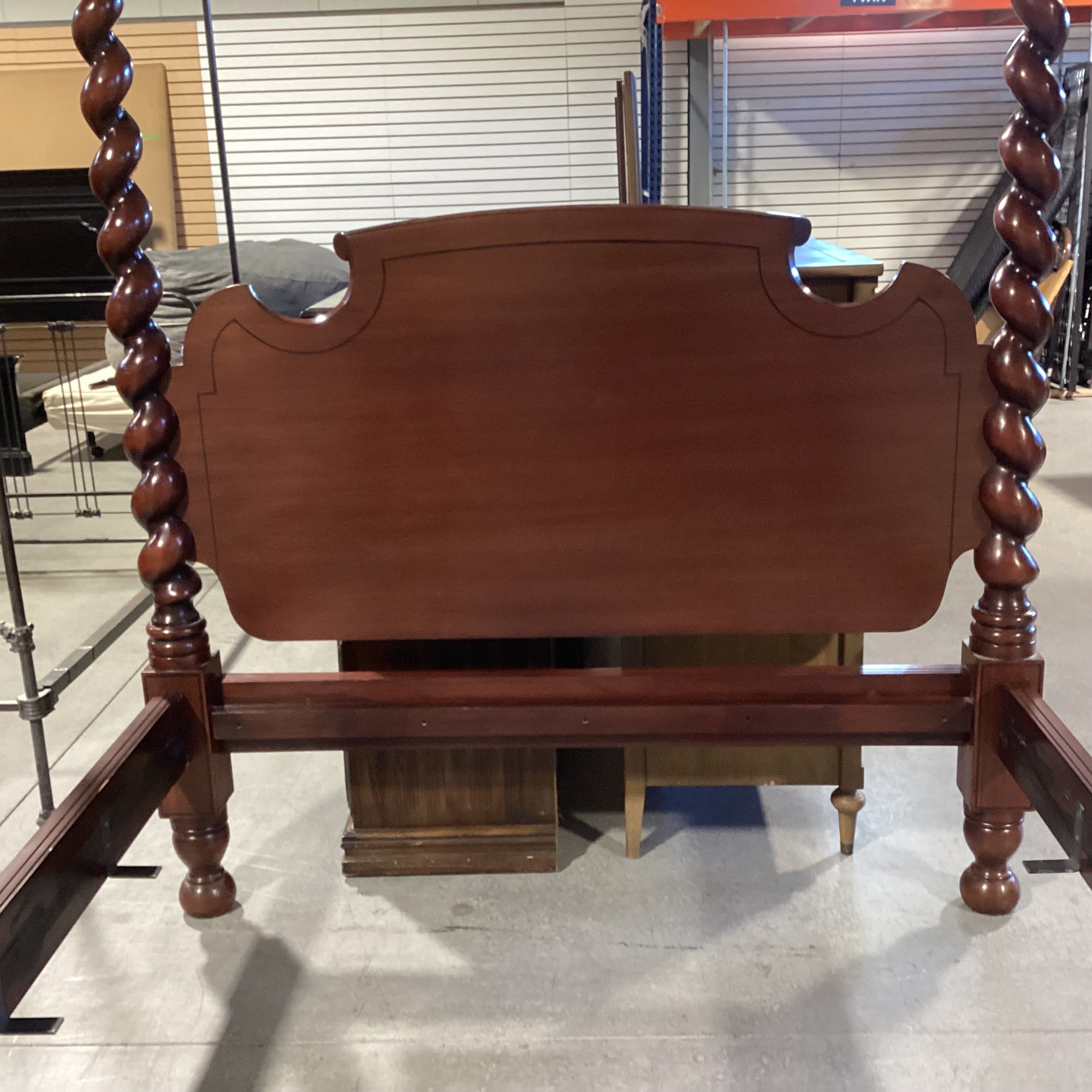 QUEEN Spiral Post Finished Wood Bed Set 66"x 89.5"x 86.5"