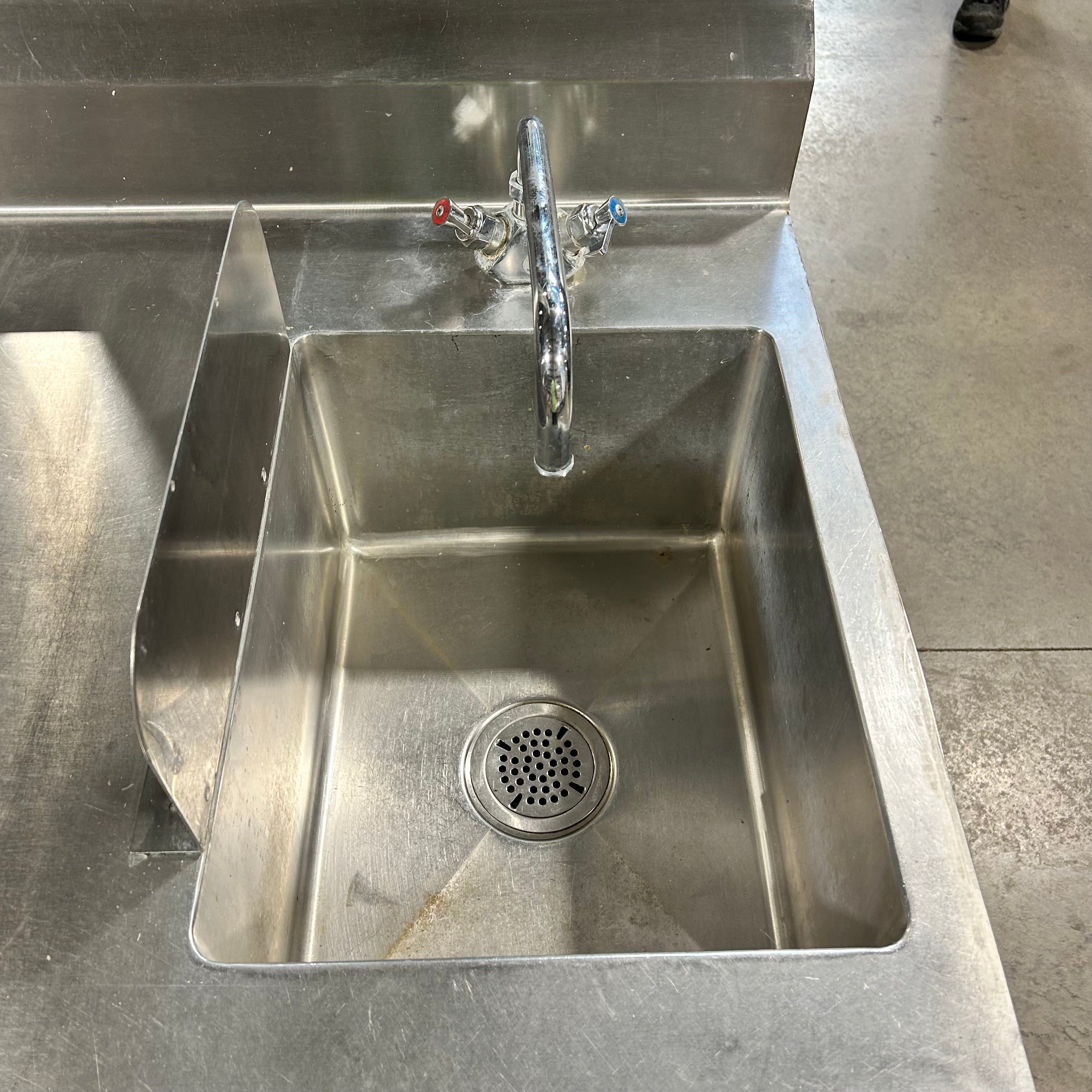 48.5"x 31.5"x 40.5" Stainless Steel Prep Station 3 Cabinets w/2 Drawers ea. 2 Drink Dispensers & Built in Sink with Faucet