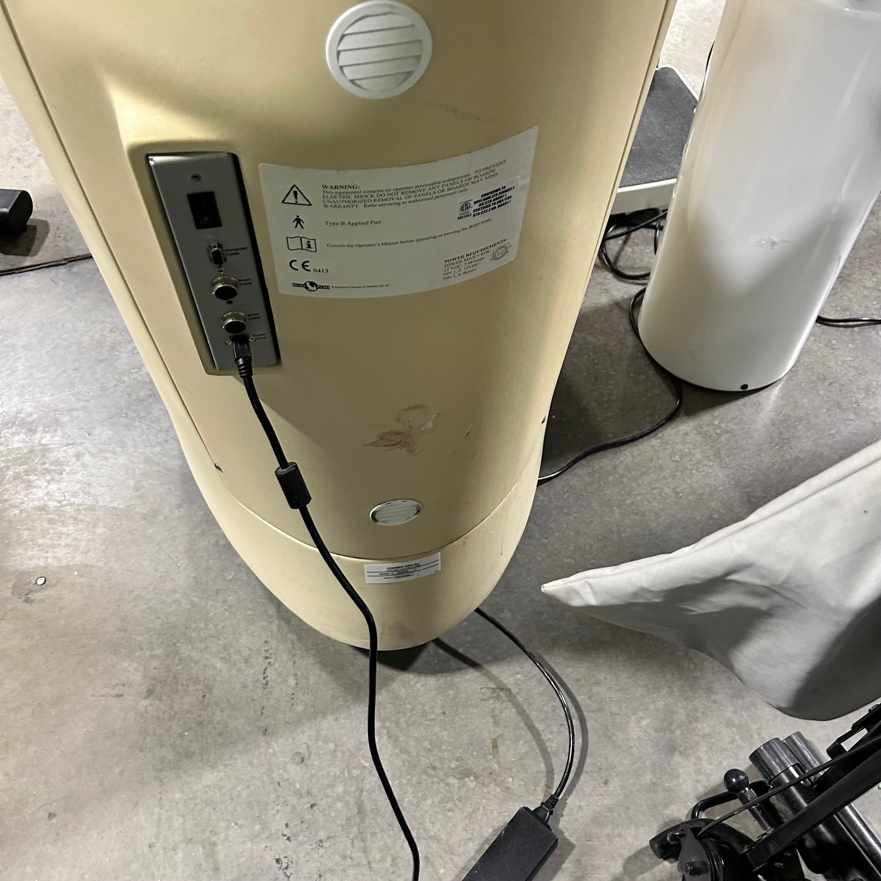 Bod Pod Body Composition Tracking System 27"x 49"x 65"