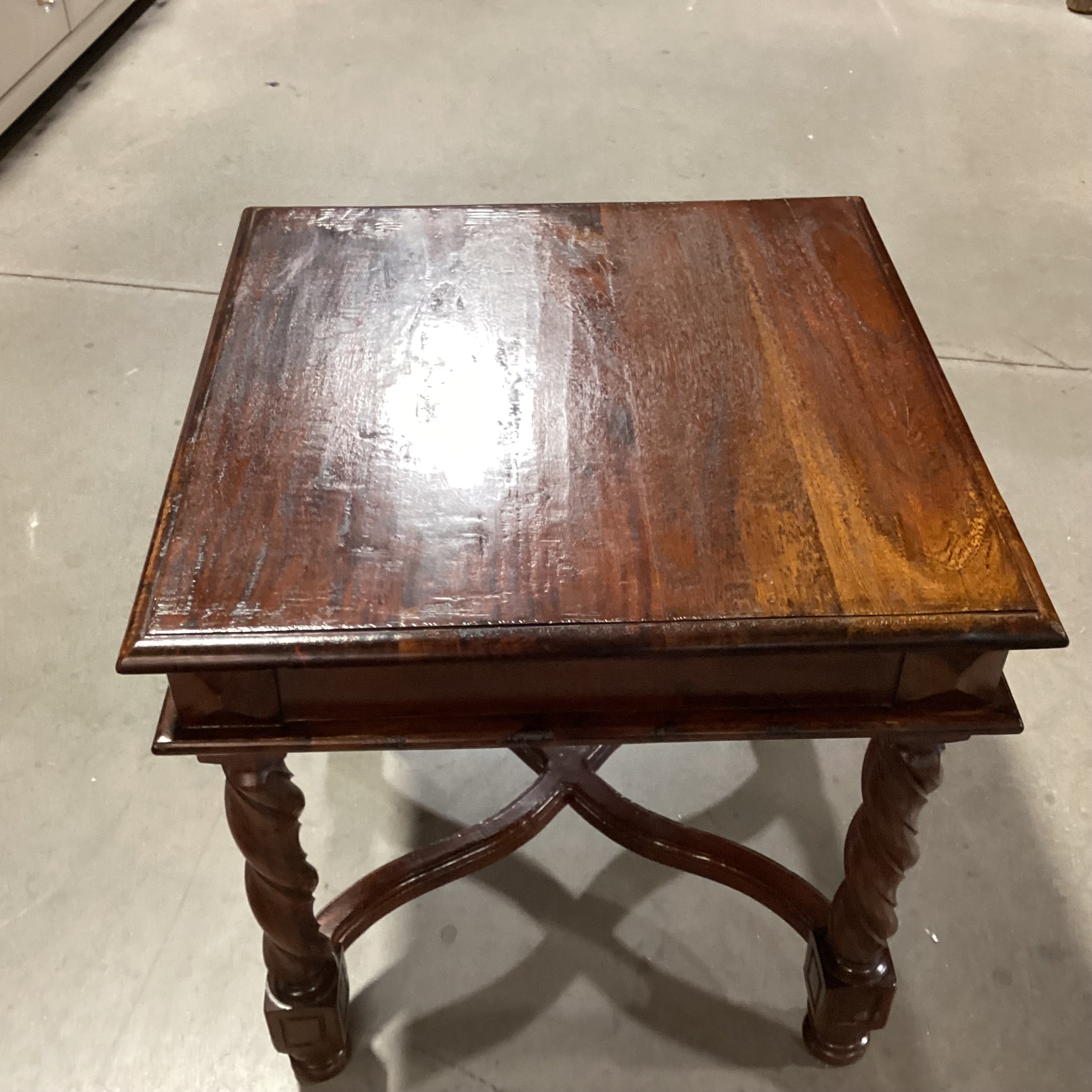 Dark Finish Ornate Carved Twist & Trestle End Table 24"x 24"x 24"