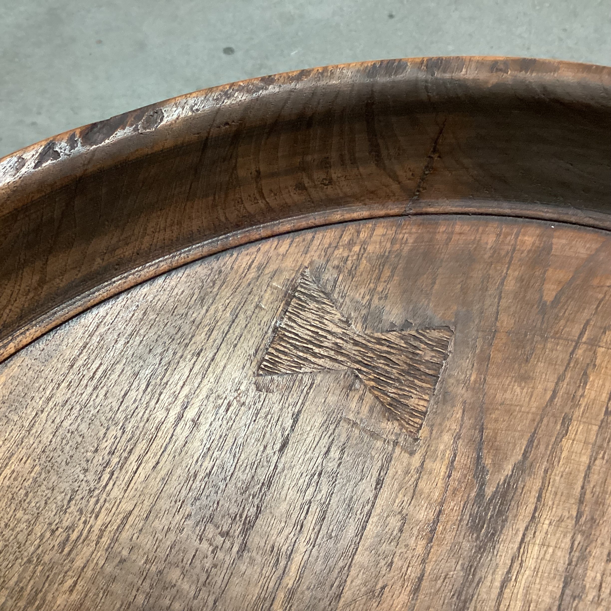 Rustic Round Tray with Bowtie & Iron Accent Table 25" Diameter x 25"