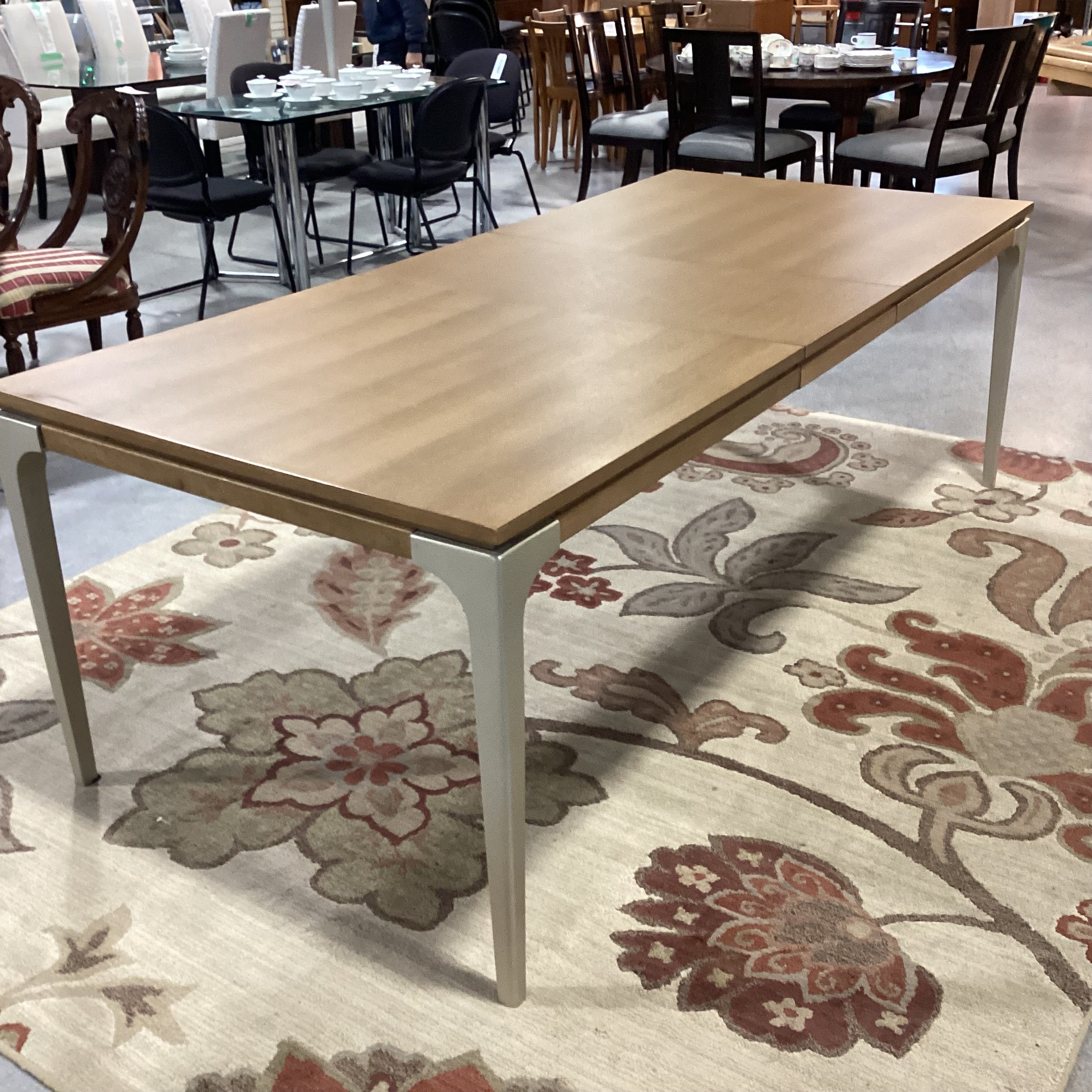 Legacy Classic Furniture Light Finish Oak Veneer Gold Tone Metal 1 Leaf Dining Table 72" to 90"x 40"x 30"