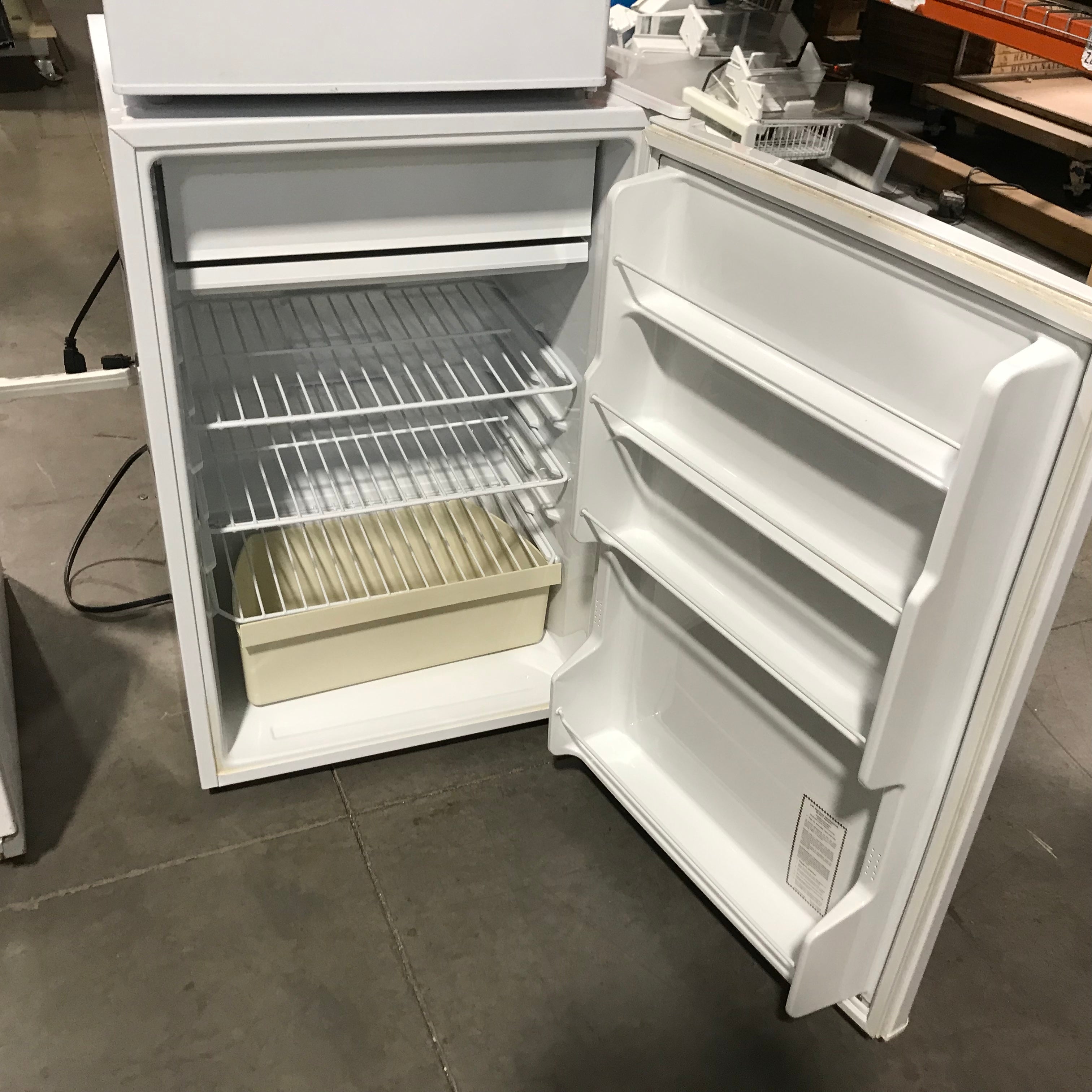 Kenmore White Under-The-Counter Refrigerator 21"x 23"x 33.5"