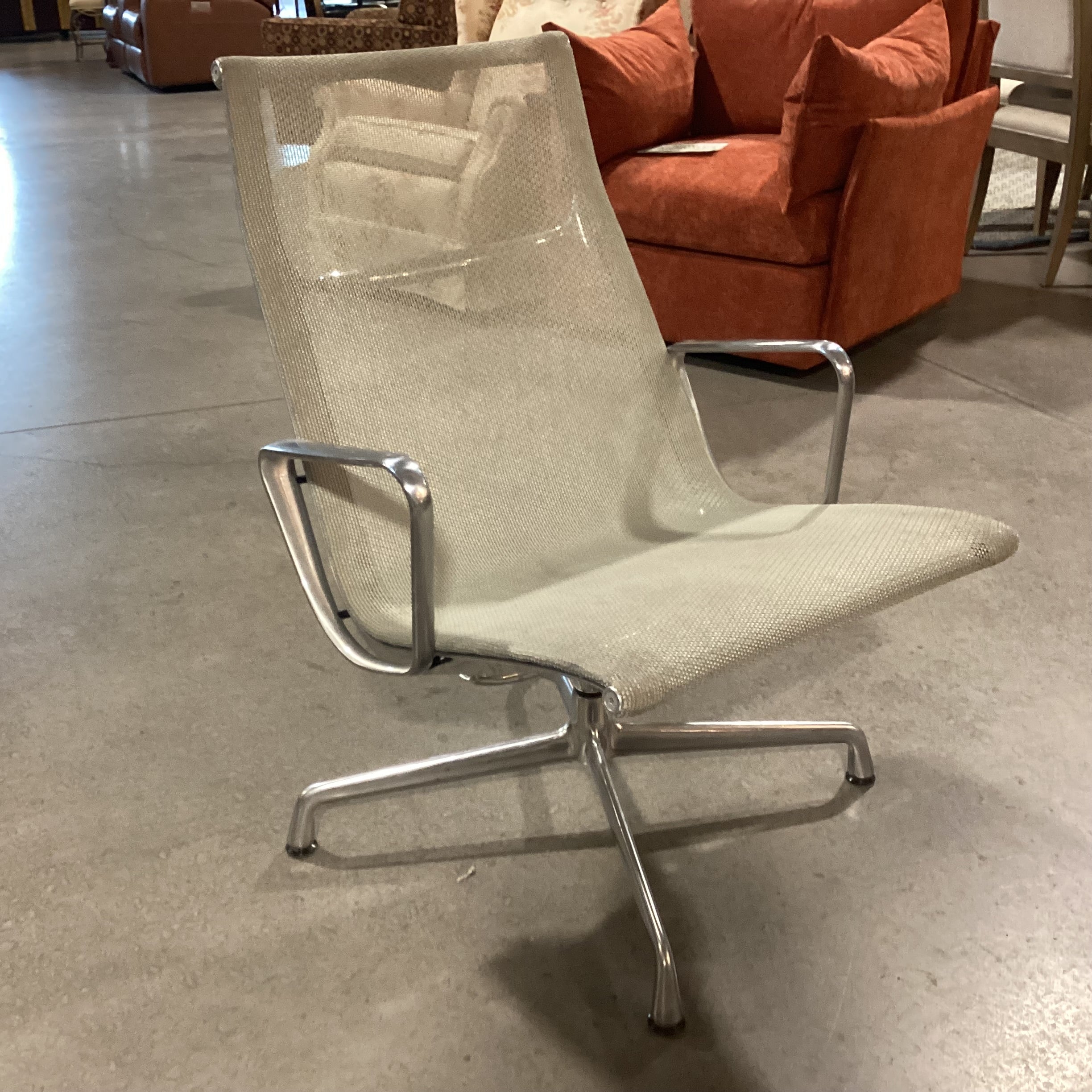 Vintage Eames Grey Mesh & Aluminum Mid Century Modern Office Chair 25"x 27"x 35"