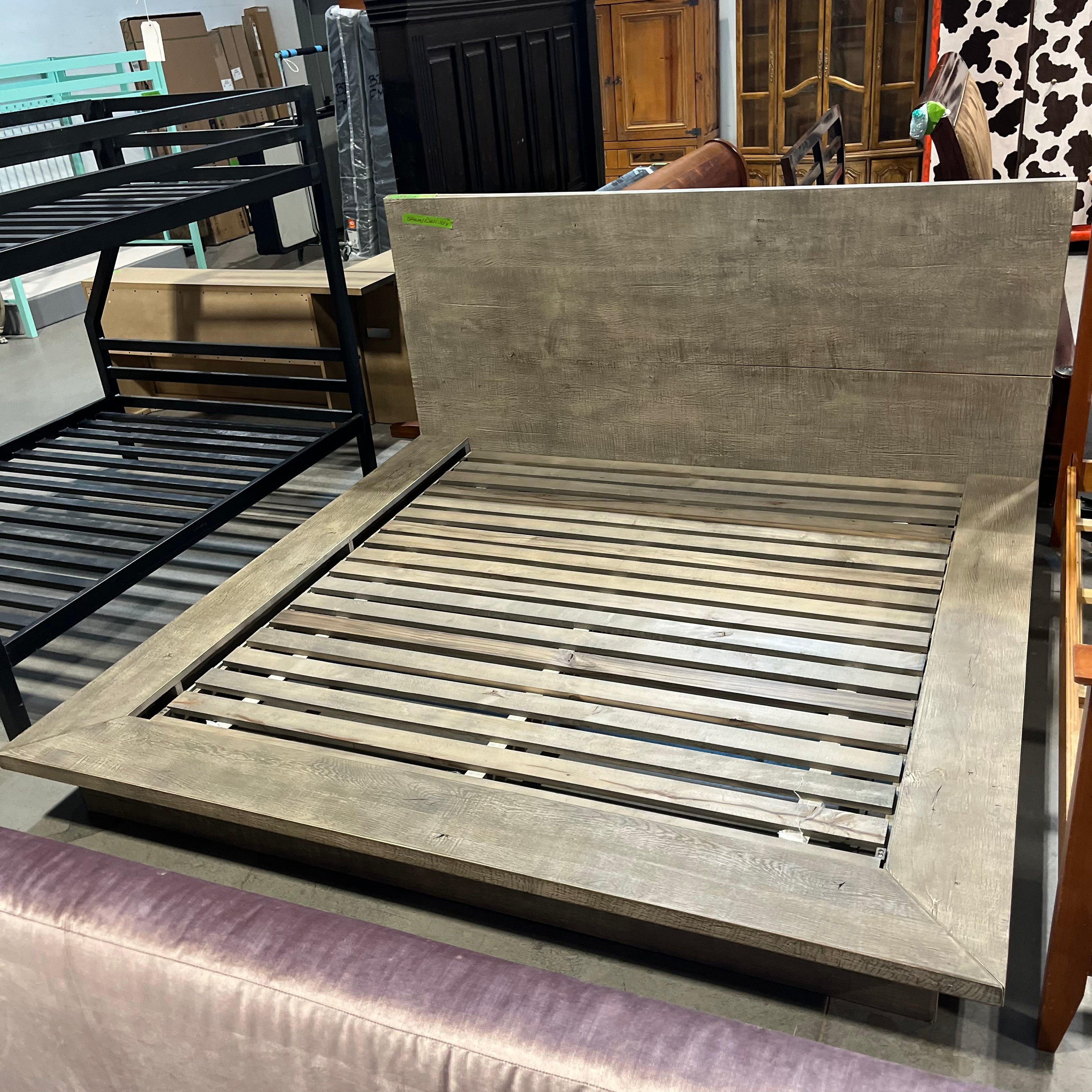 KING Solid Wood With Grey Finish 94.5"x 91"x 48"
