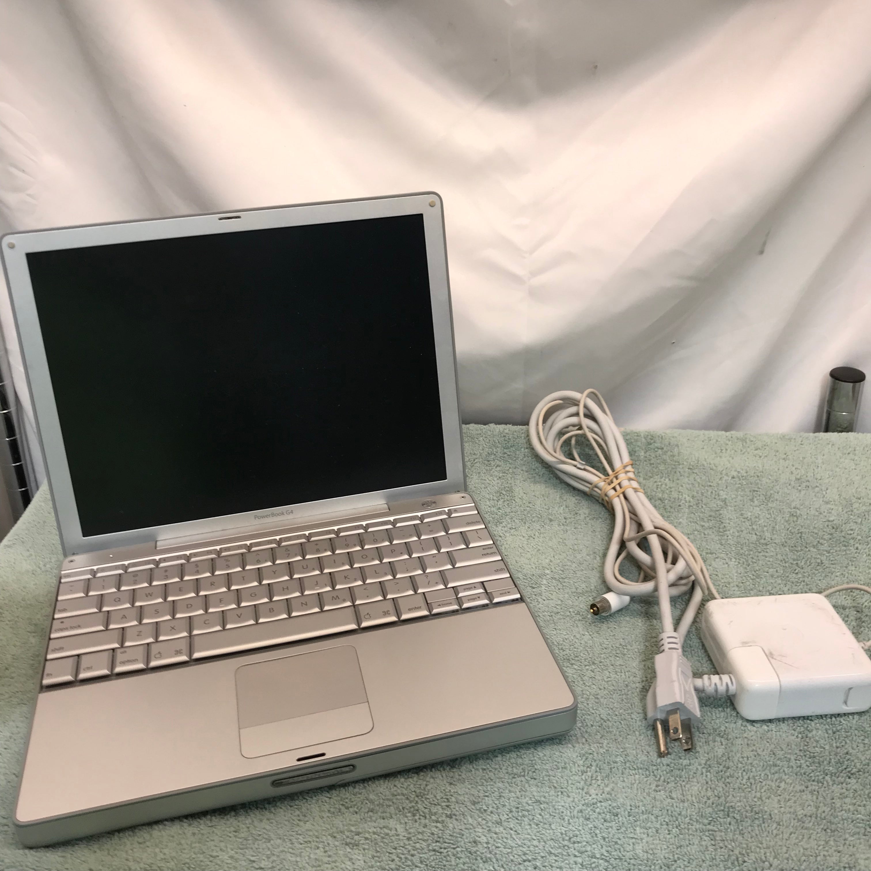 Apple PowerBook Titanium G4 12" & Charger