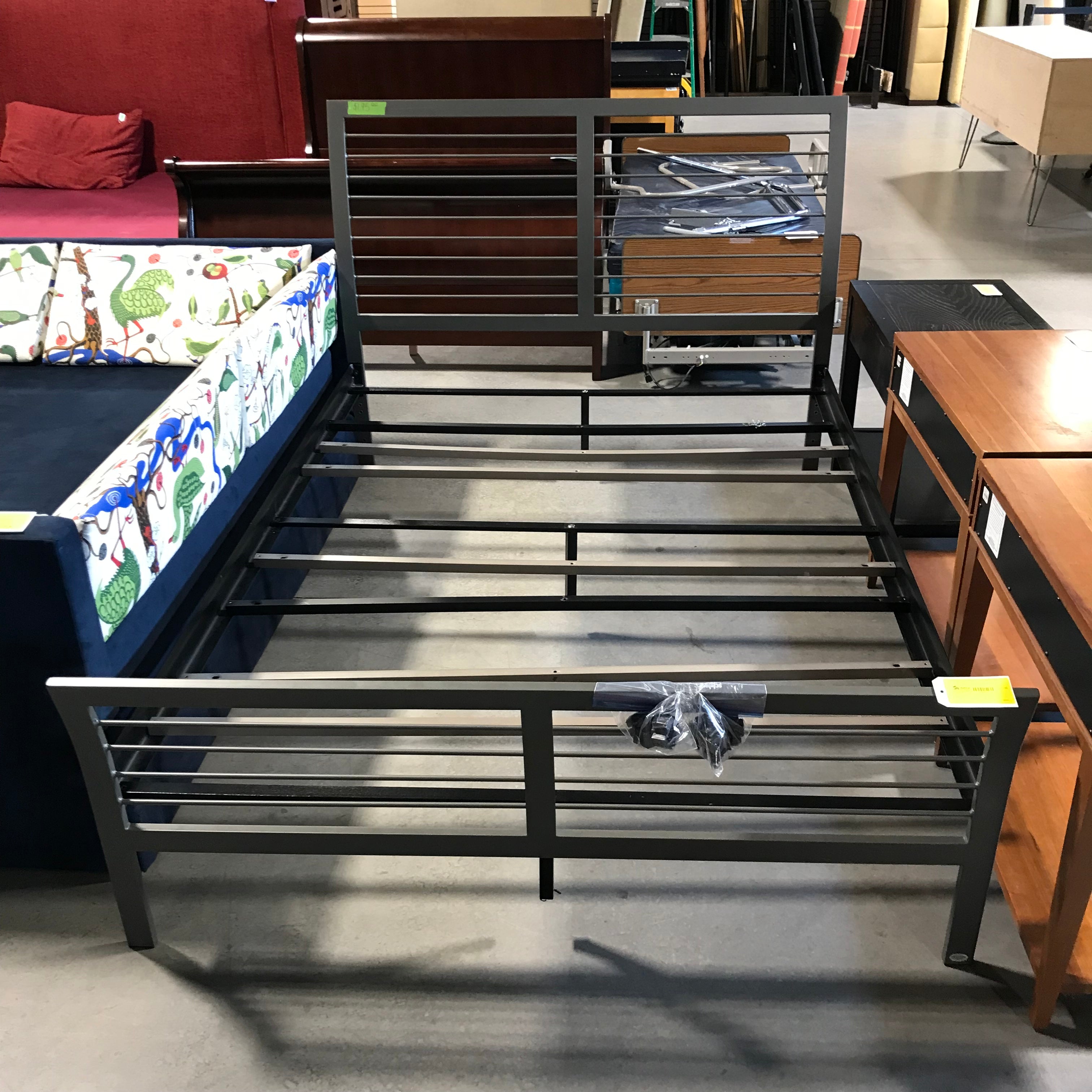Queen Grey Metal Bed Set 62"x 90" 47.5"