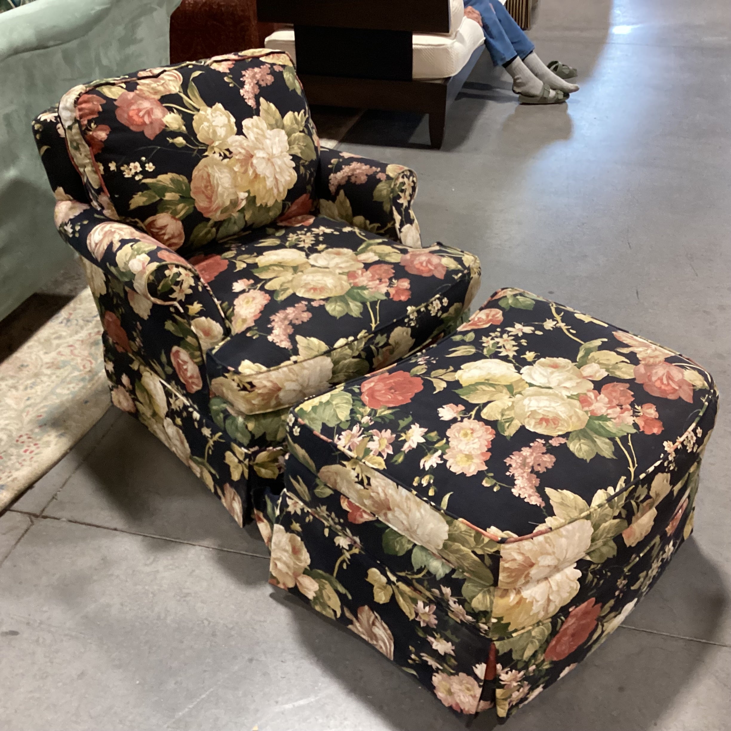 Black with Rose Floral with Ottoman Chair 31" X 32" x 30"