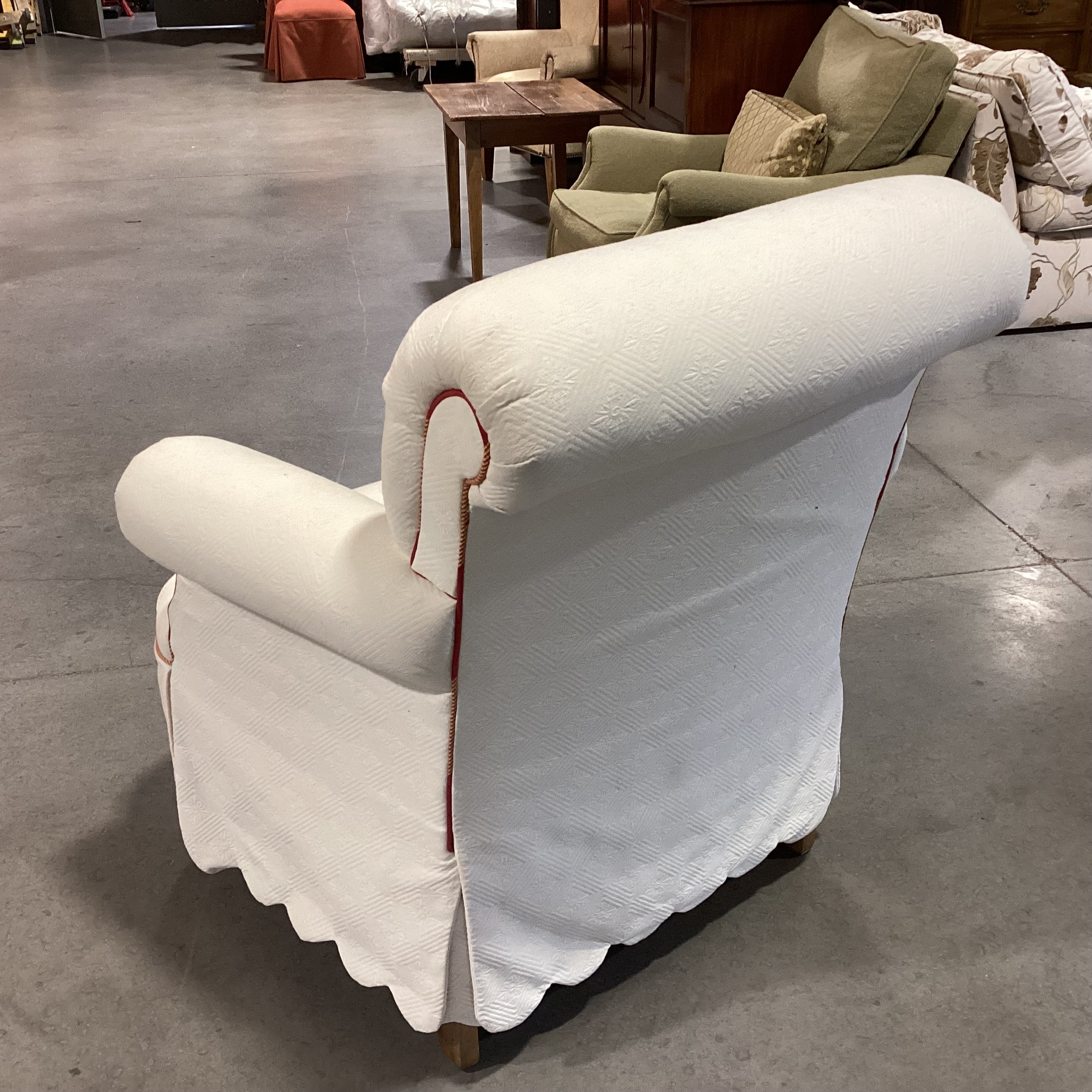 Cotswold Cottage Higland House Custom Cream Raised Diamond Scallop Skirt & Piping Front Castered Chair 36"x 36"x 39"