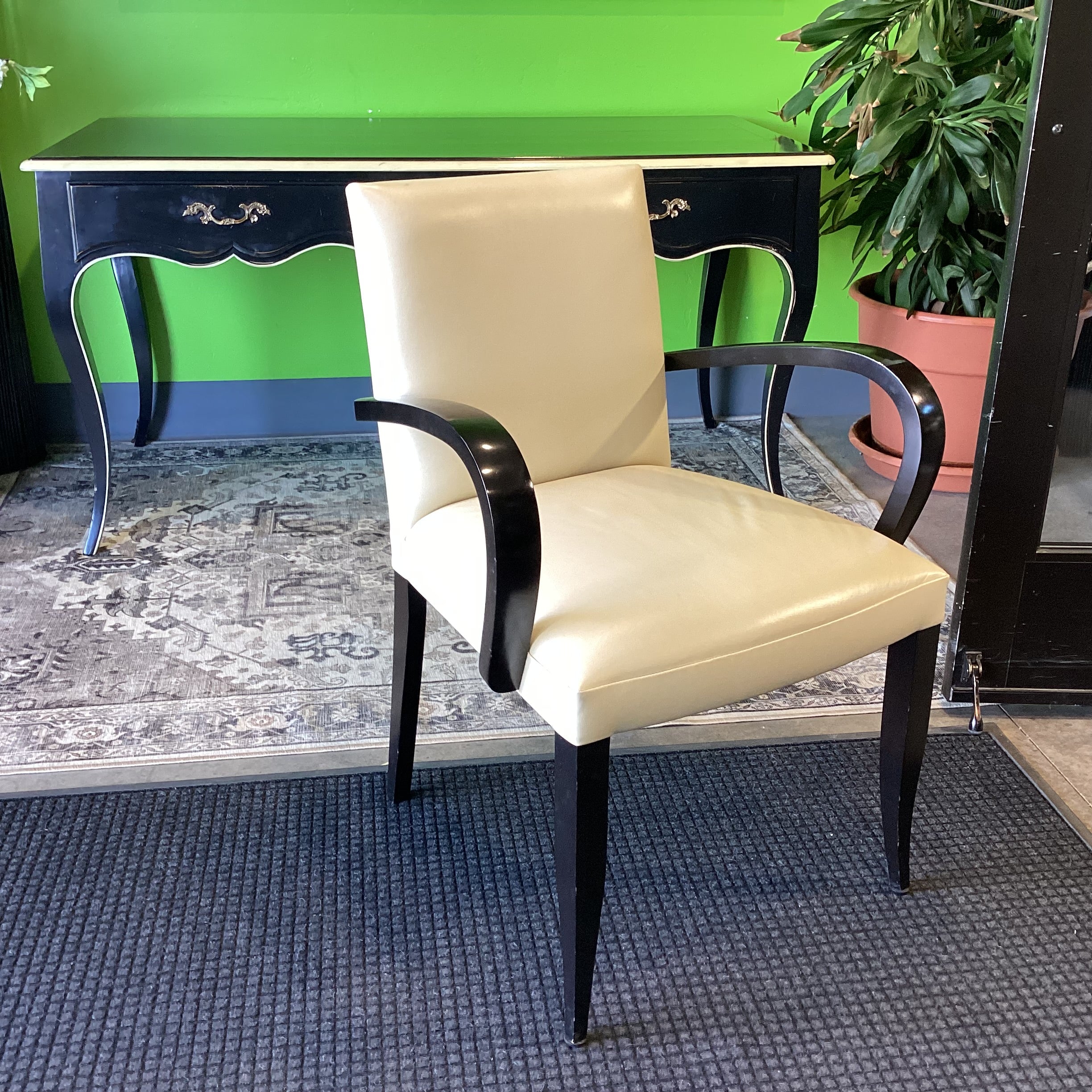 Dakota Jackson Style Art Deco Black Lacquer Wood & Cream Leather Chair 25.5"x 24"x 34.5"