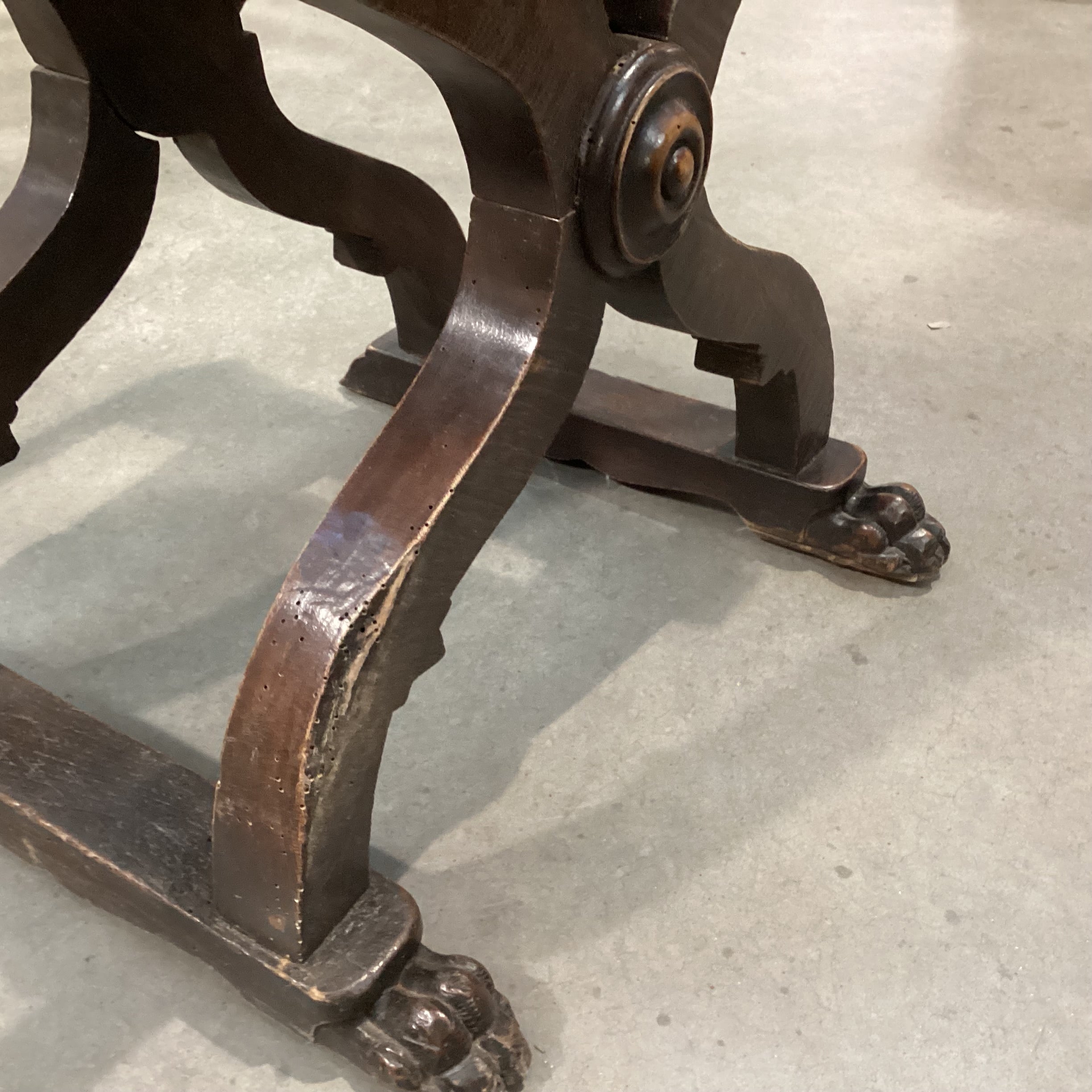 Antique Dantesque Carved Walnut & Leather Chair 27.5"x 20"x 35.5"