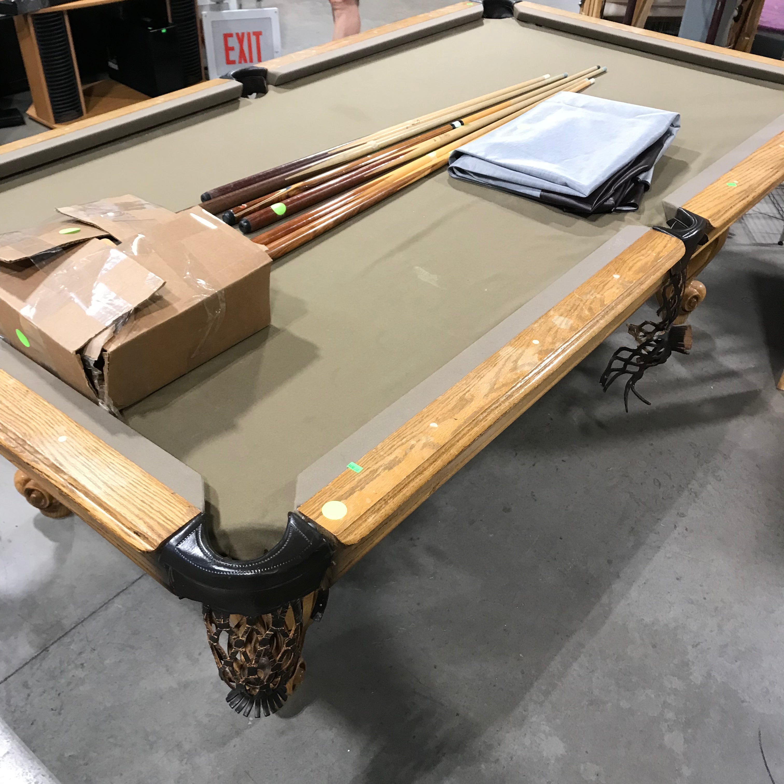 55.5" x 98" Oak Pool Table with 11 cue sticks stand and Accessories