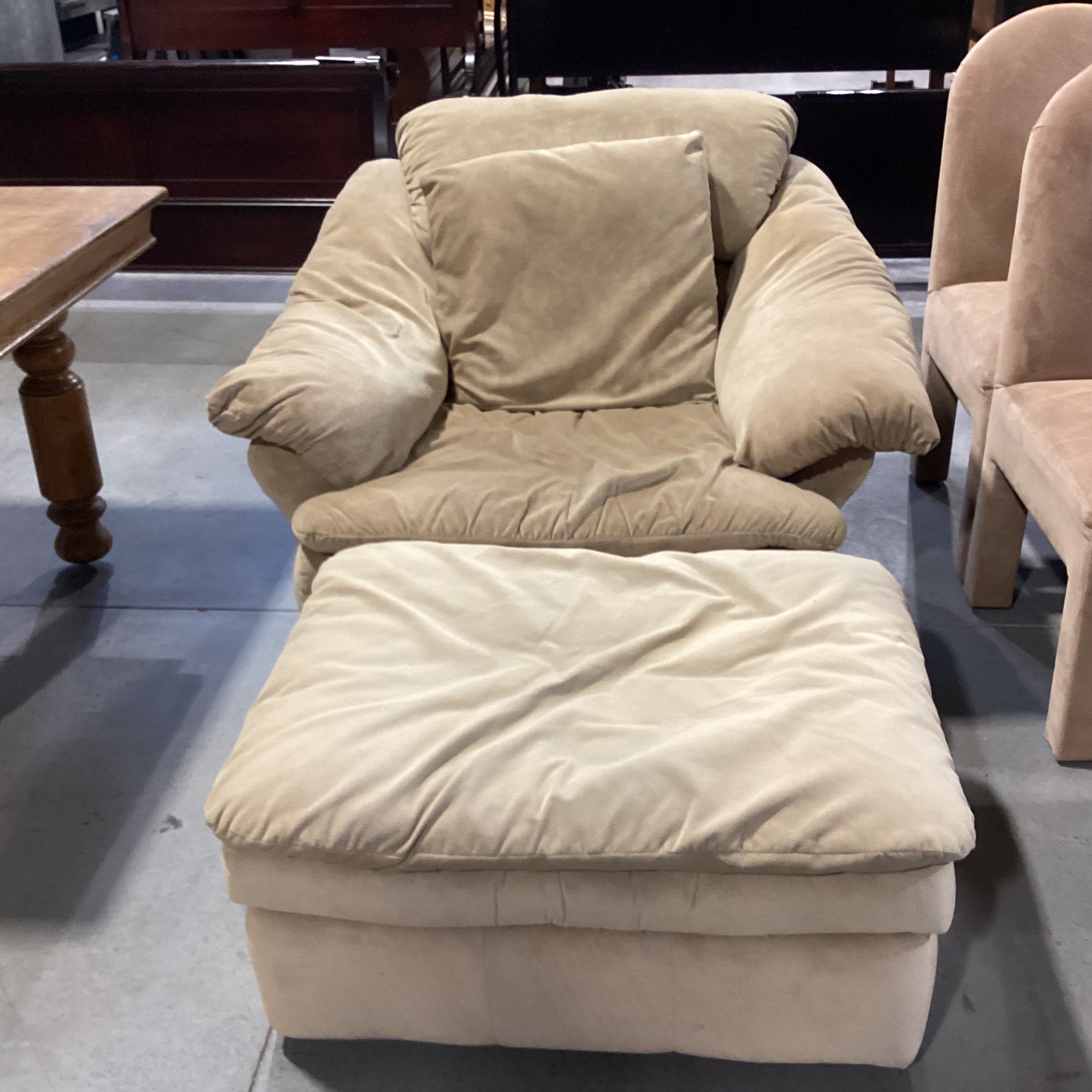 BenchCraft Casual Living Camel Micro Ultra Suede with Ottoman Oversized Chair 48"x 46"x 35"