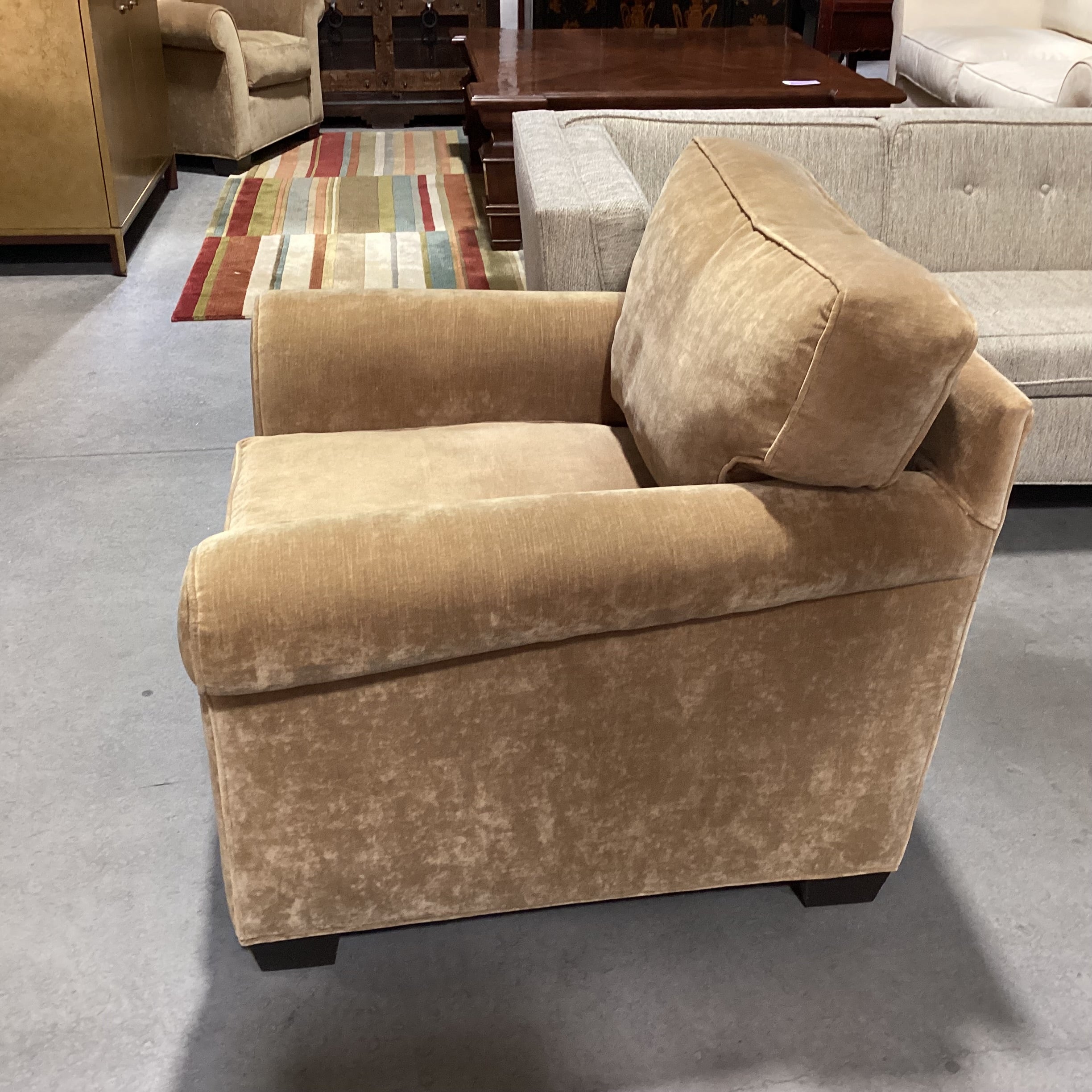 Richter Furniture Golden Velvet Roll Arm Chair 42"x 38"x 32"