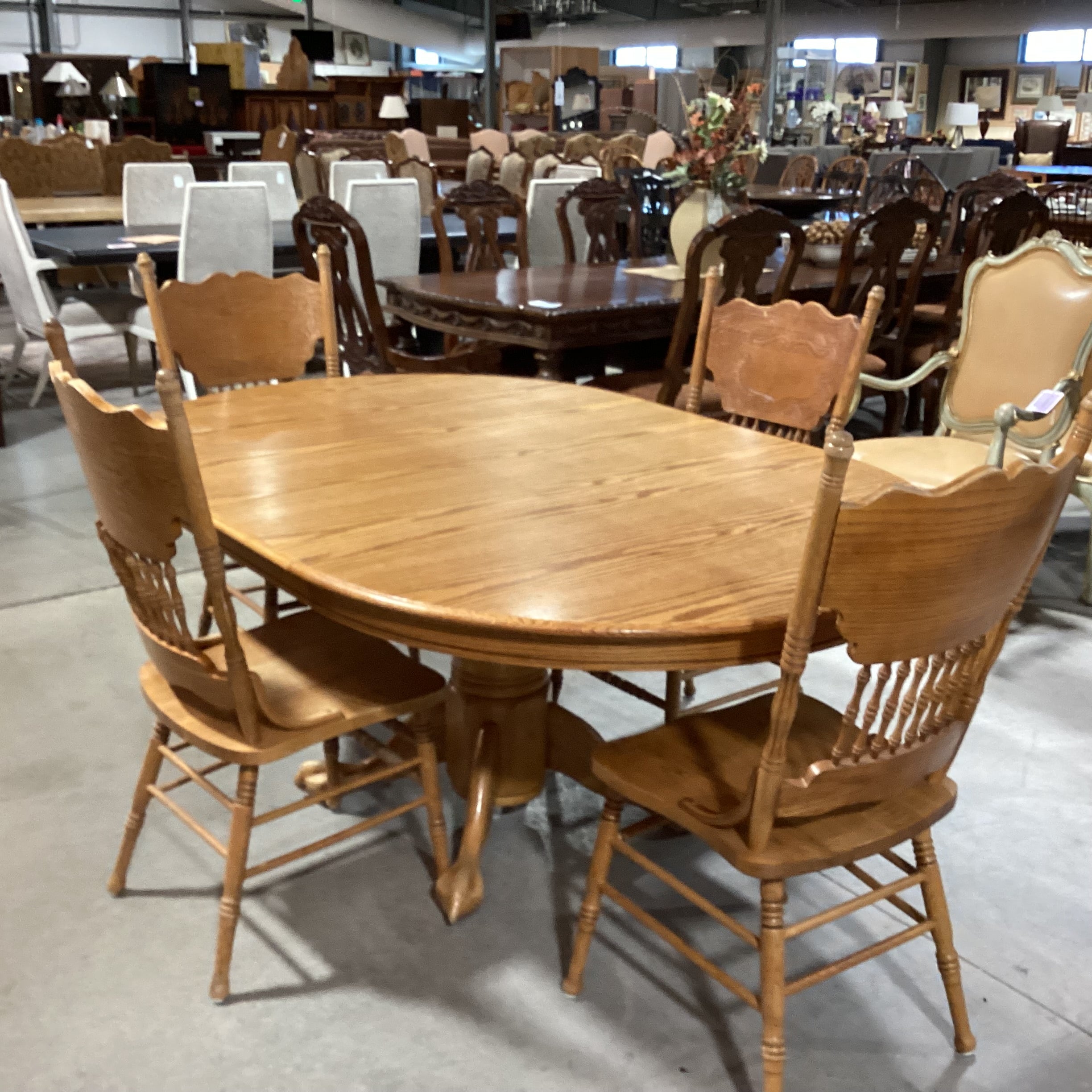 Round to Oval Vintage Oak 1 Leaf Table & 4 Pressed Oak Chairs Dining Set 48" to 72"x 48"x 30.5"
