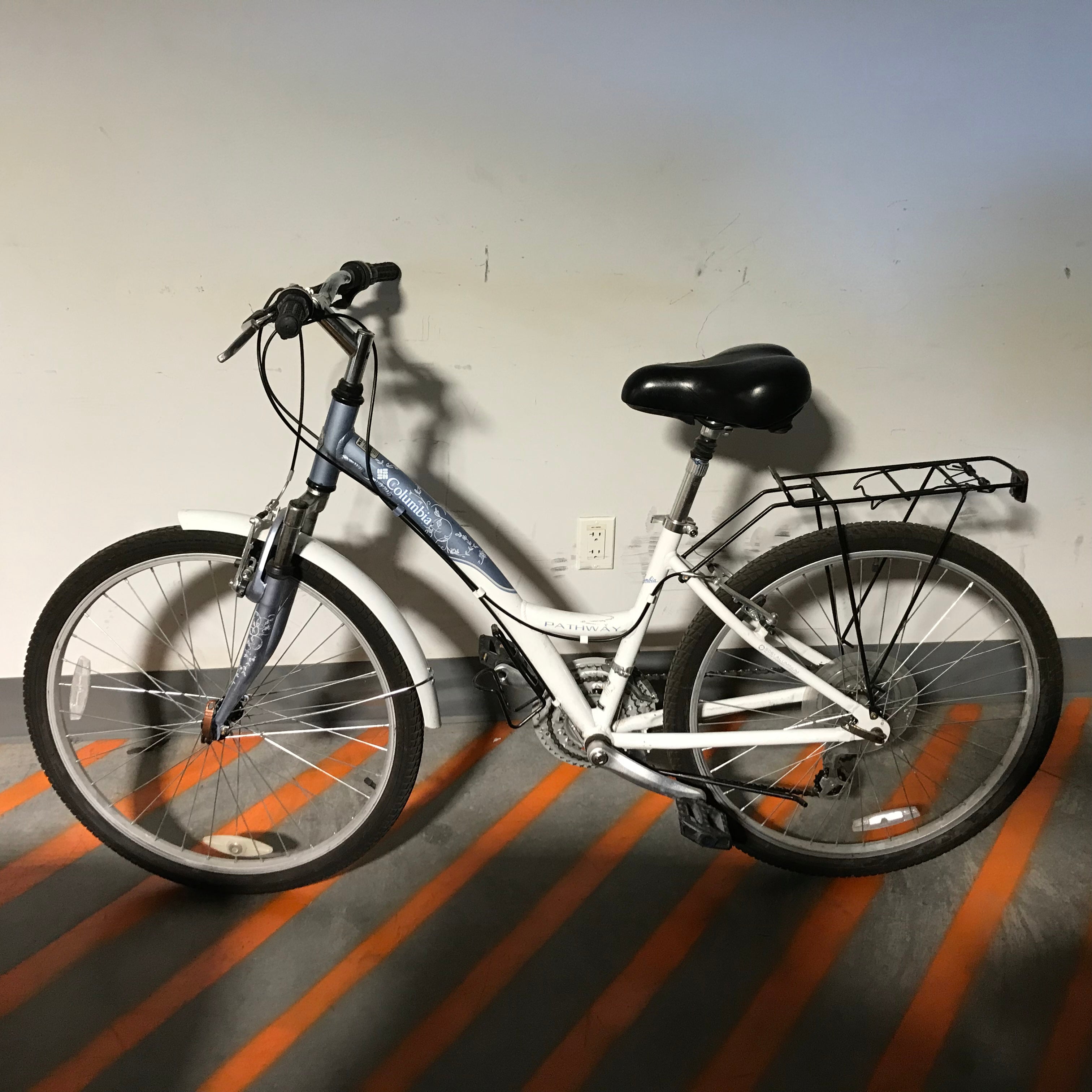 Columbia Pathway Grey/White 21 Speed Cruiser Bike