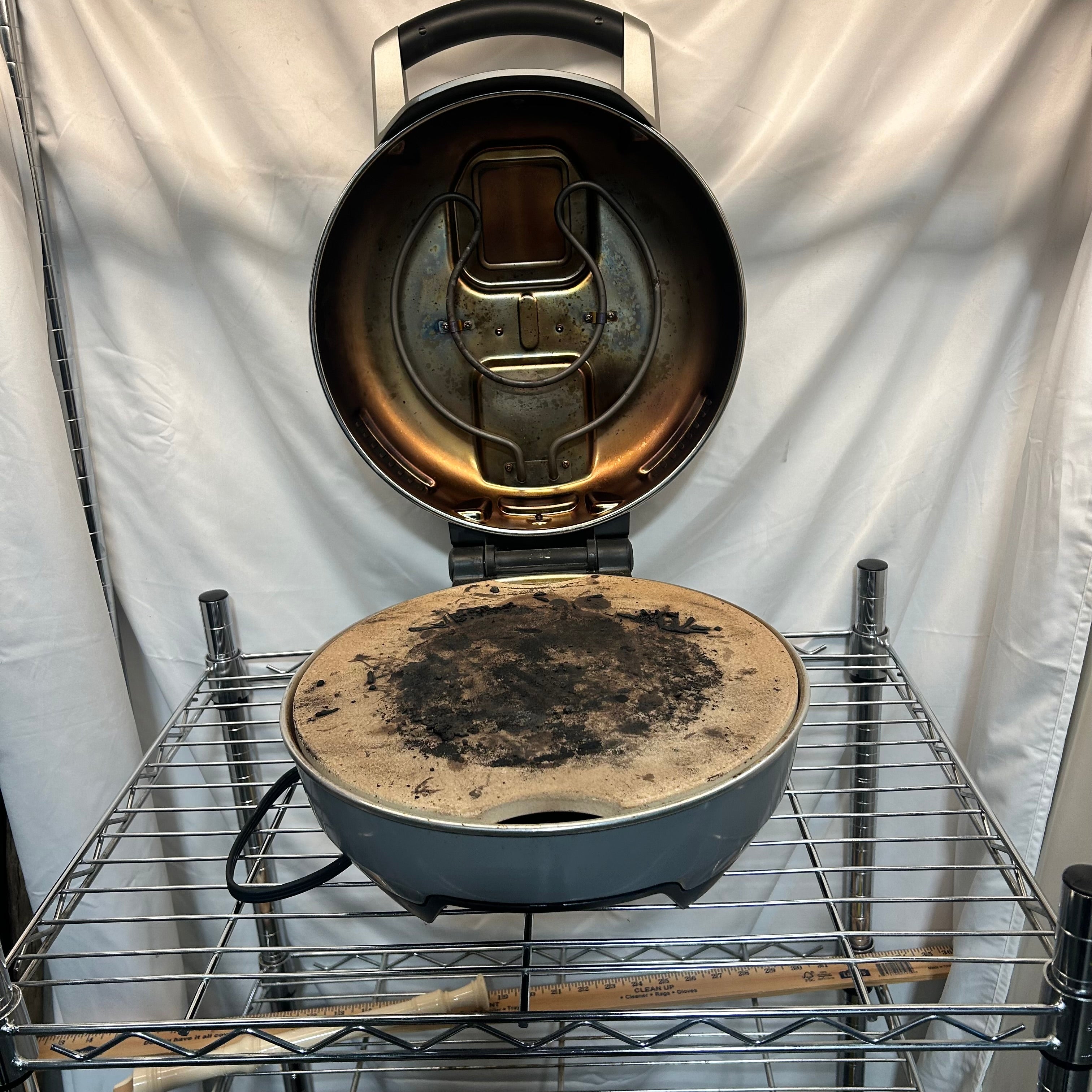 Breville Crispy Crust Pizza Maker 12"x 18"x 10"