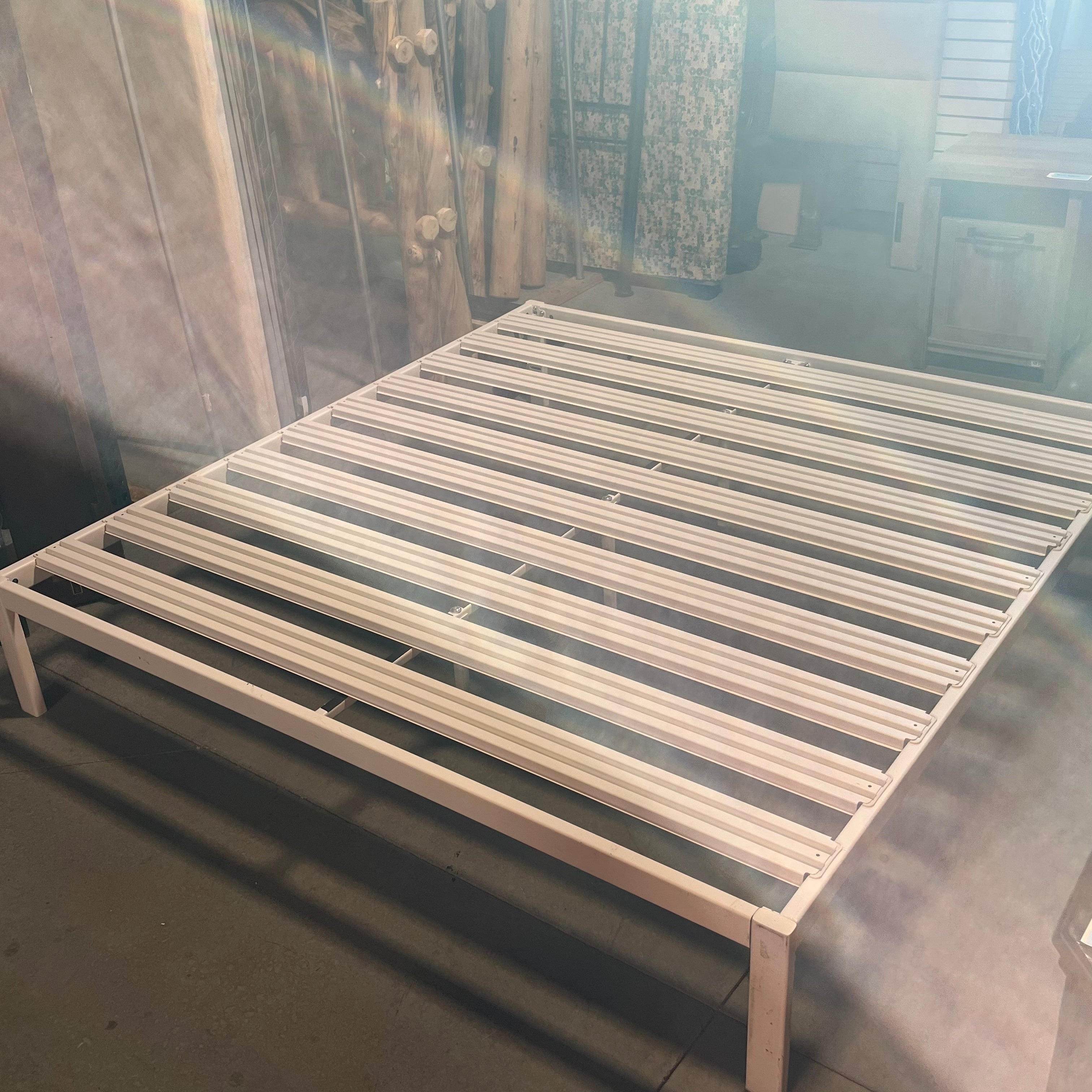 KING White Metal Platform Bed Set 75.5x" 79.5:x 14"