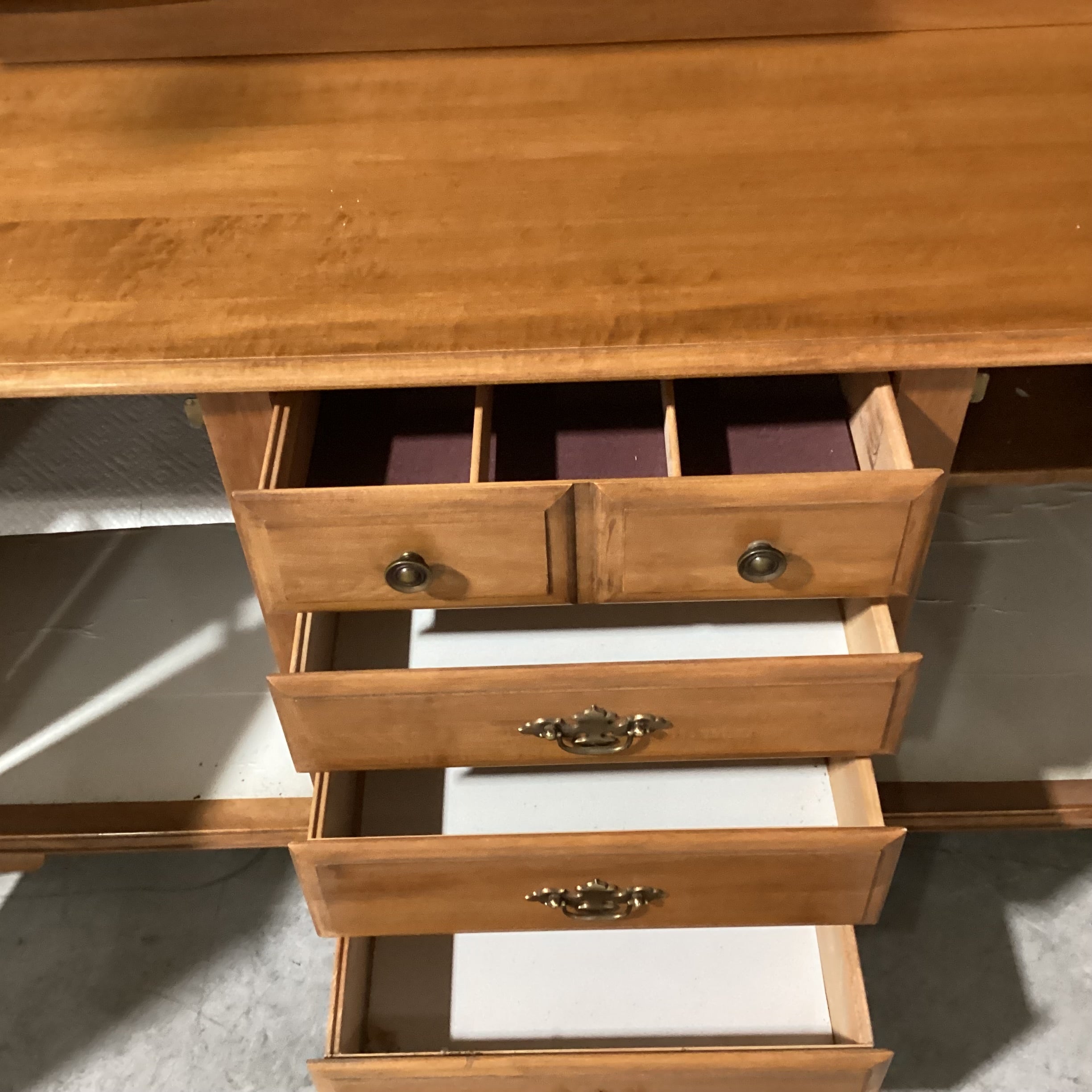 Sprague & Carleton Vintage Colonial Style Solid Rock Maple 4 Door 4 Drawer 2 Piece Hutch 62"x 19"x 75"