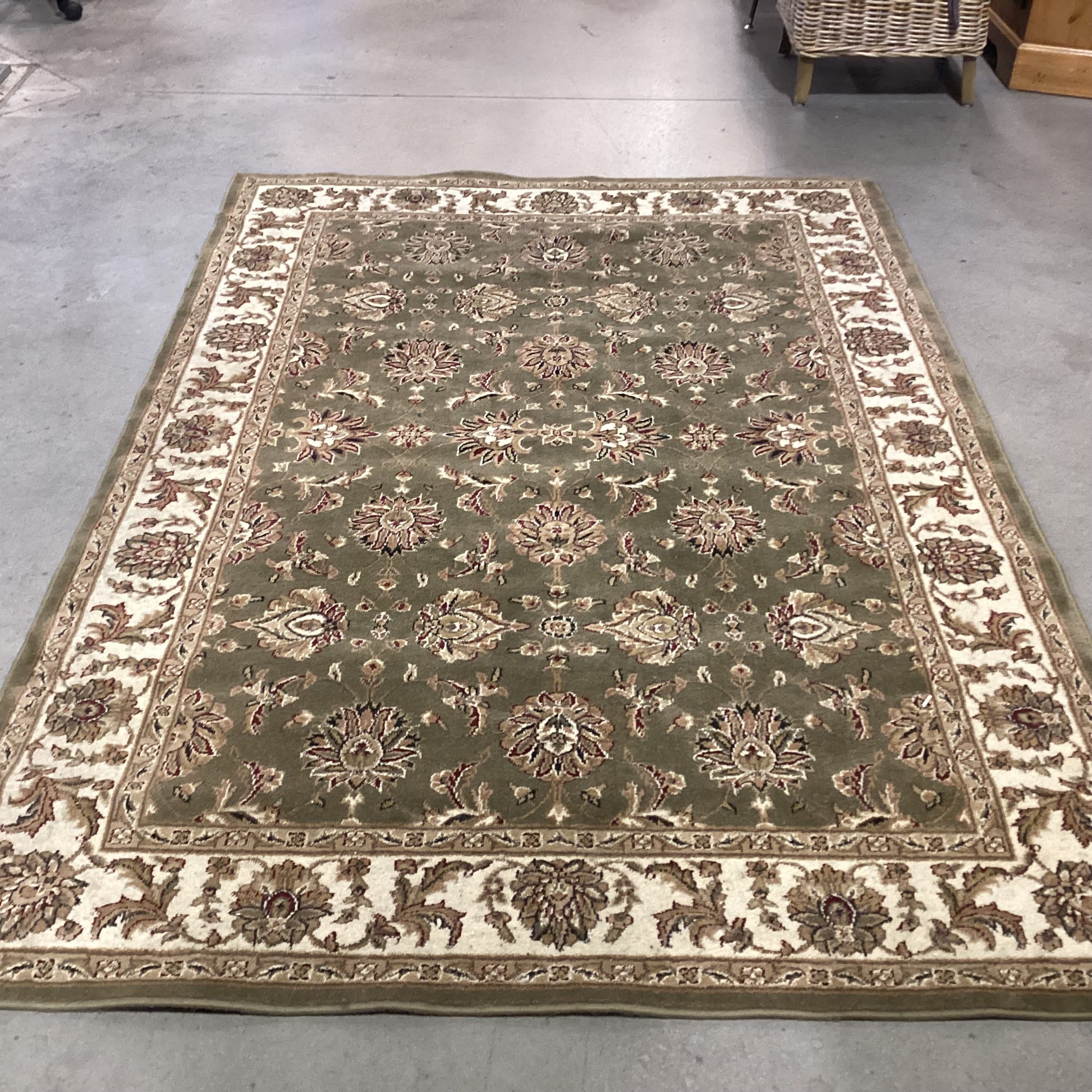 Cambridge Collection Green Ivory  Kashan Poly Rug 5'3"x 7'7"