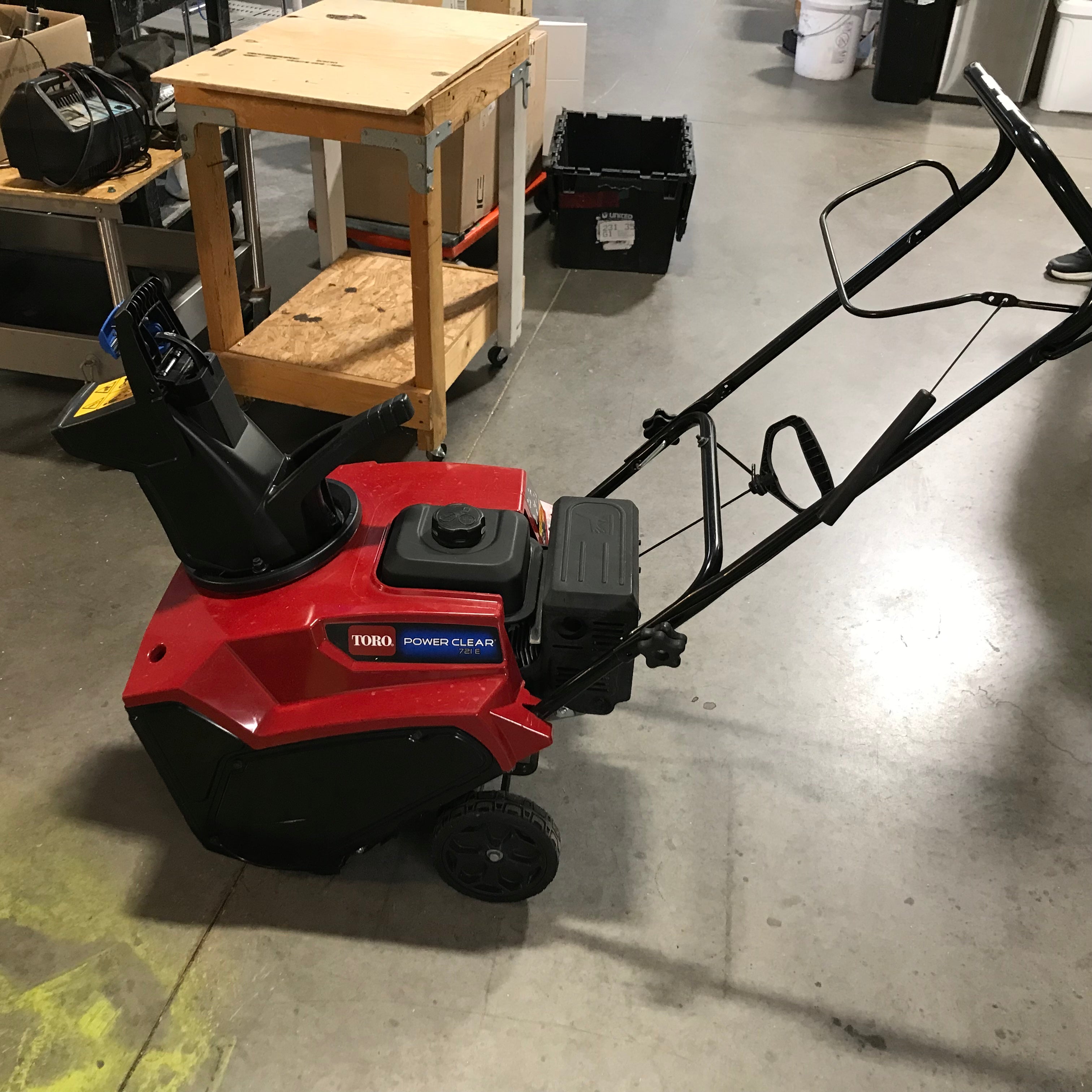 Toro Power Clear 21" Snow Blower 38753 Like New