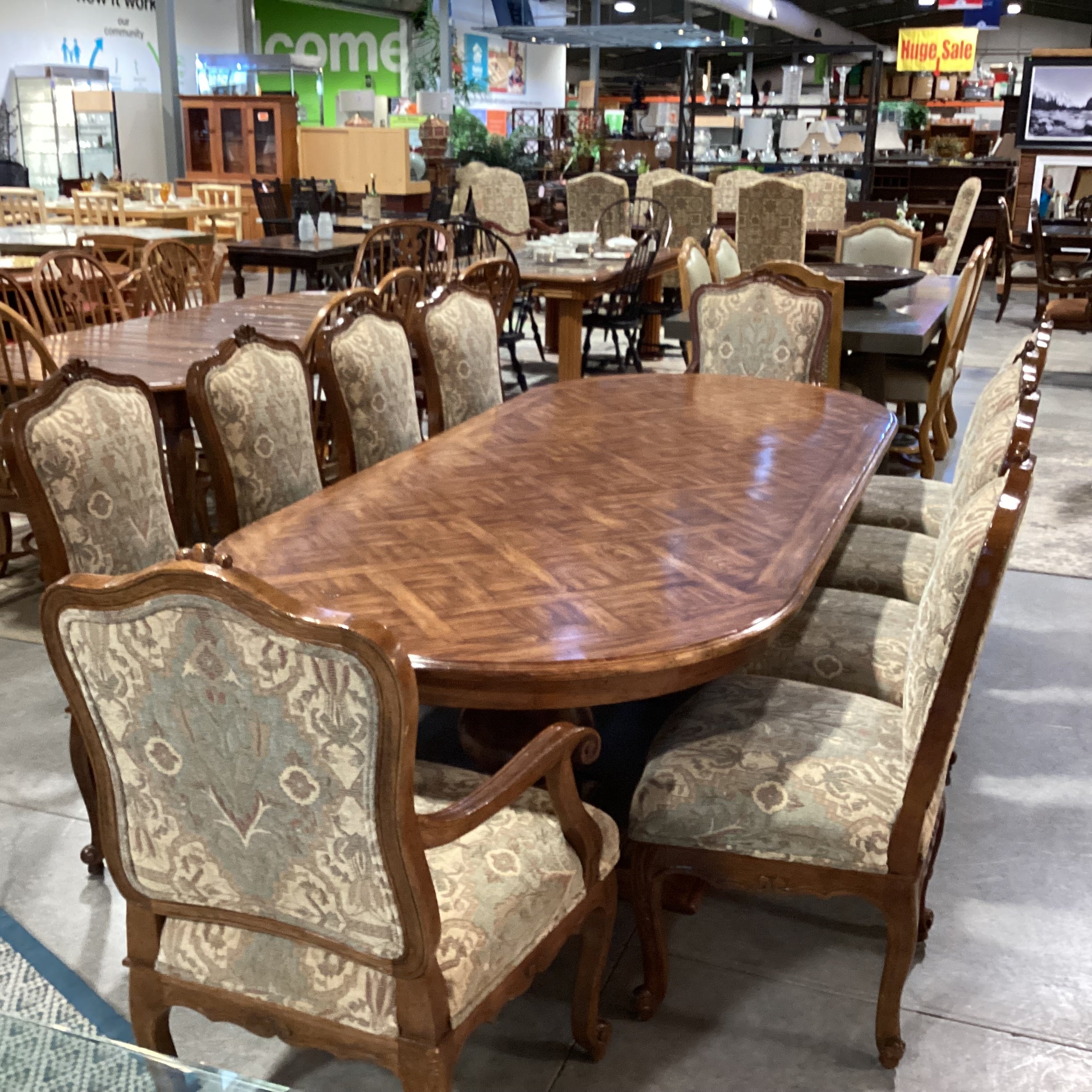 J Robert Scott Oval Lattice Inlay with Double Pedestal Table & 10 Chairs Dining Set 108"x 46"x 30"