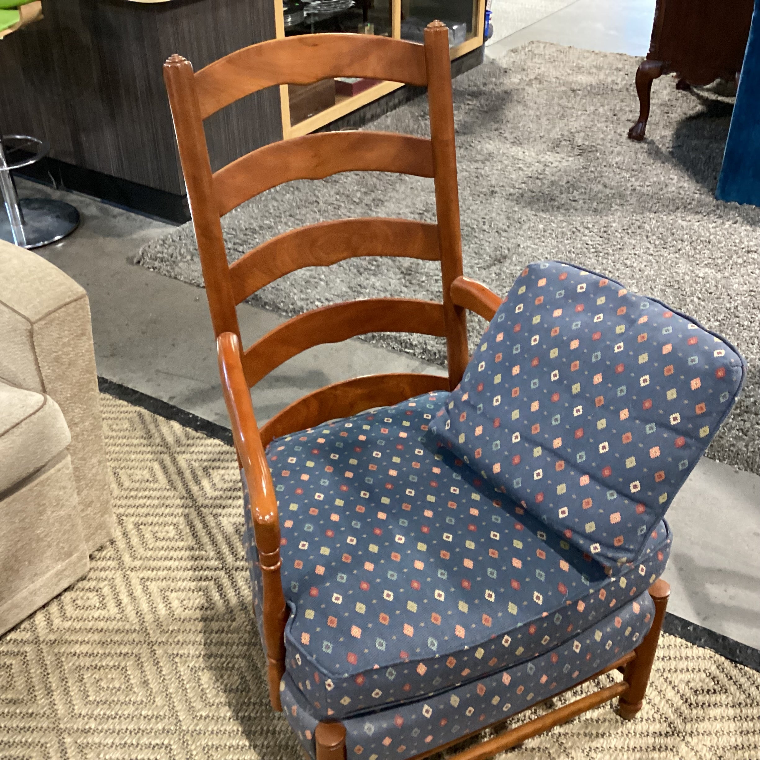 Hickory Chair NC Wood Ladder Back Blue Red Gold Diamond Pattern Upholstery Chair 27"x 26"x 44"
