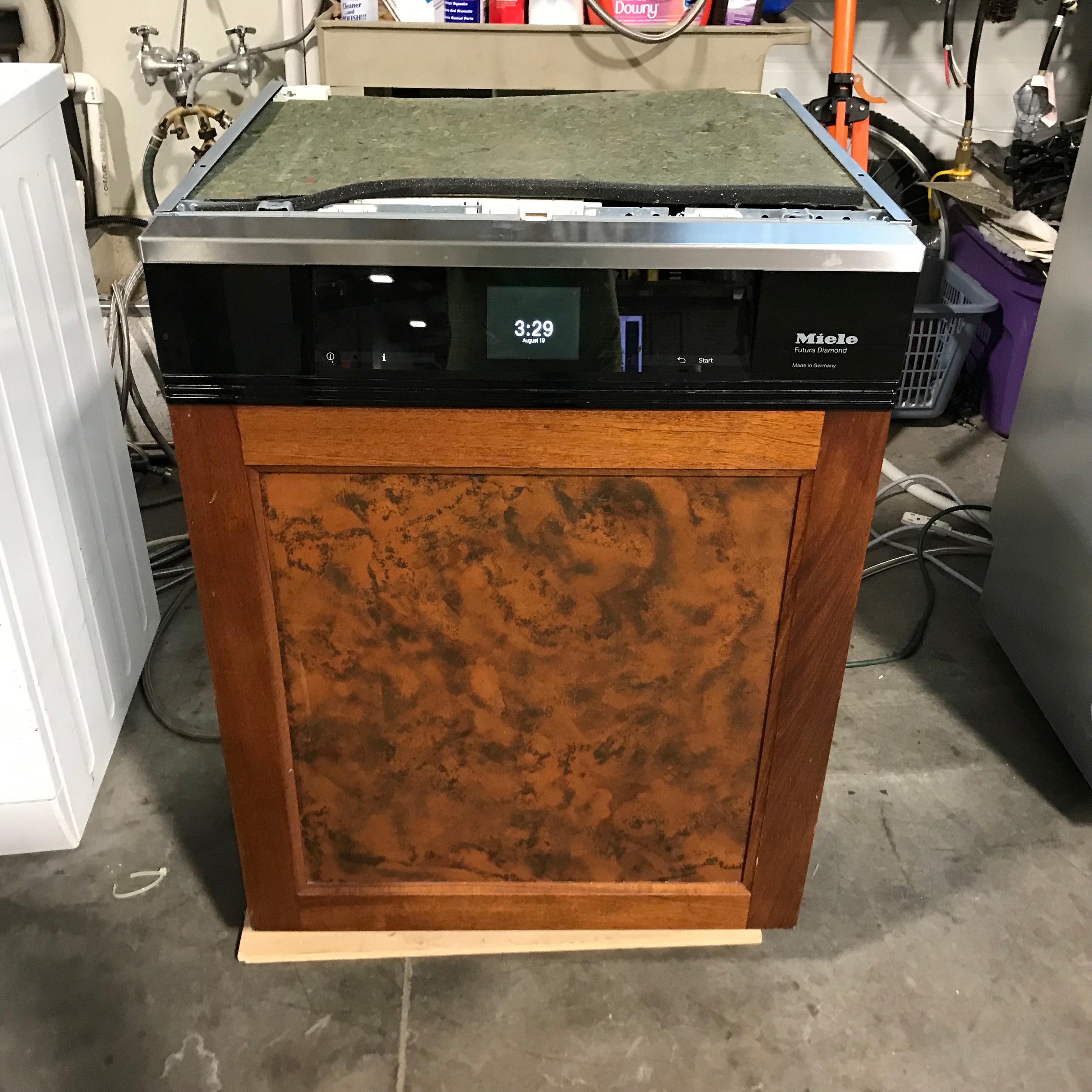Miele Futura Diamond Paneled Door Dishwasher 24"x 22"x 34"