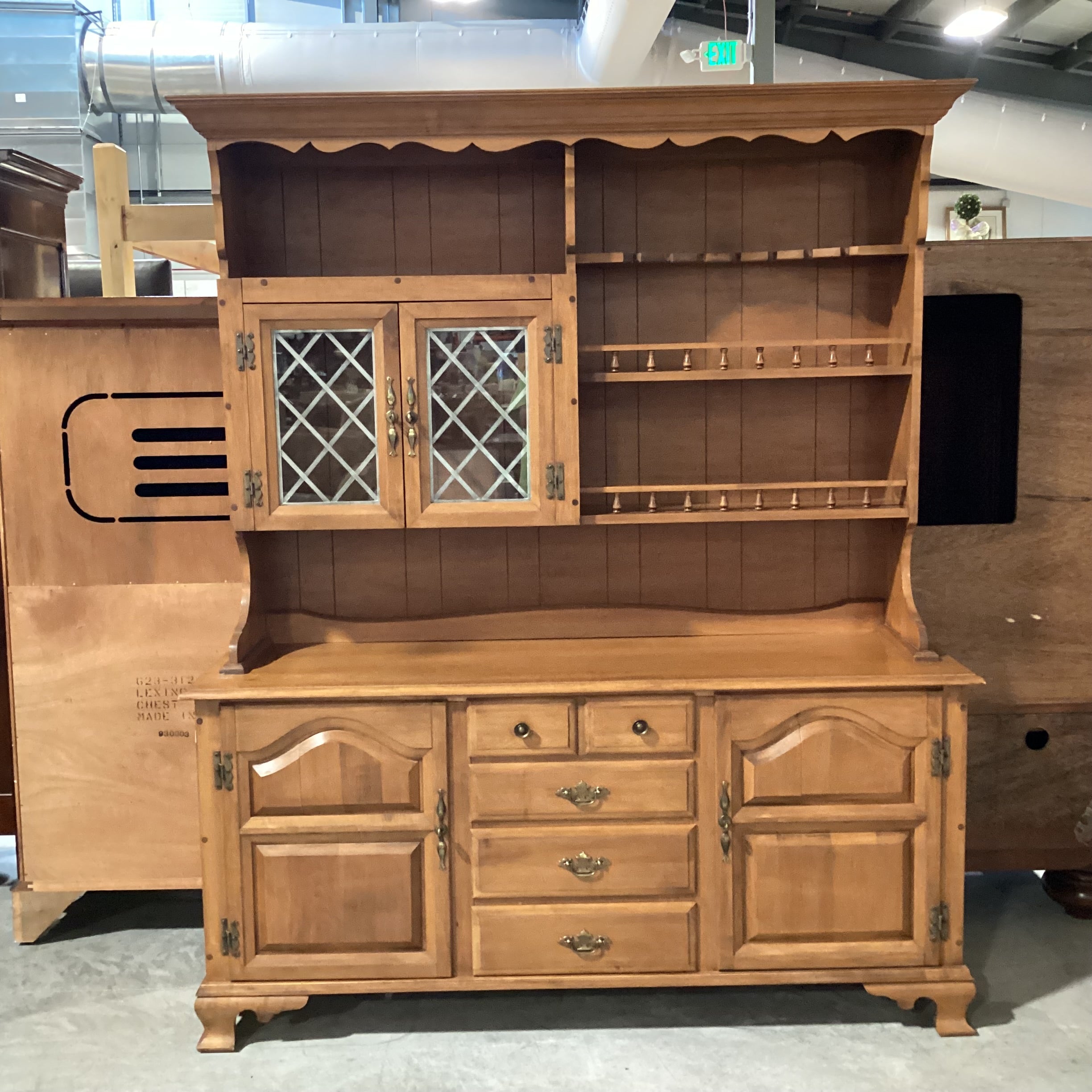 Sprague & Carleton Vintage Colonial Style Solid Rock Maple 4 Door 4 Drawer 2 Piece Hutch 62"x 19"x 75"