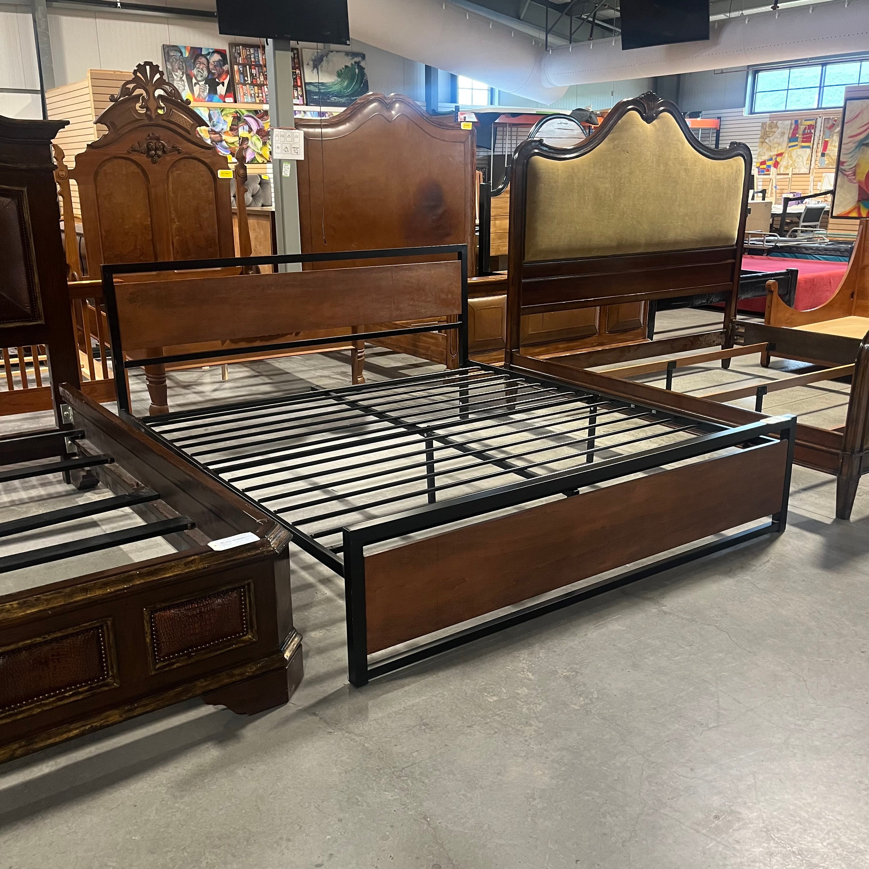King Metal & Solid Wood with Dark Finish 77.5"x 83.5"x 39.5"