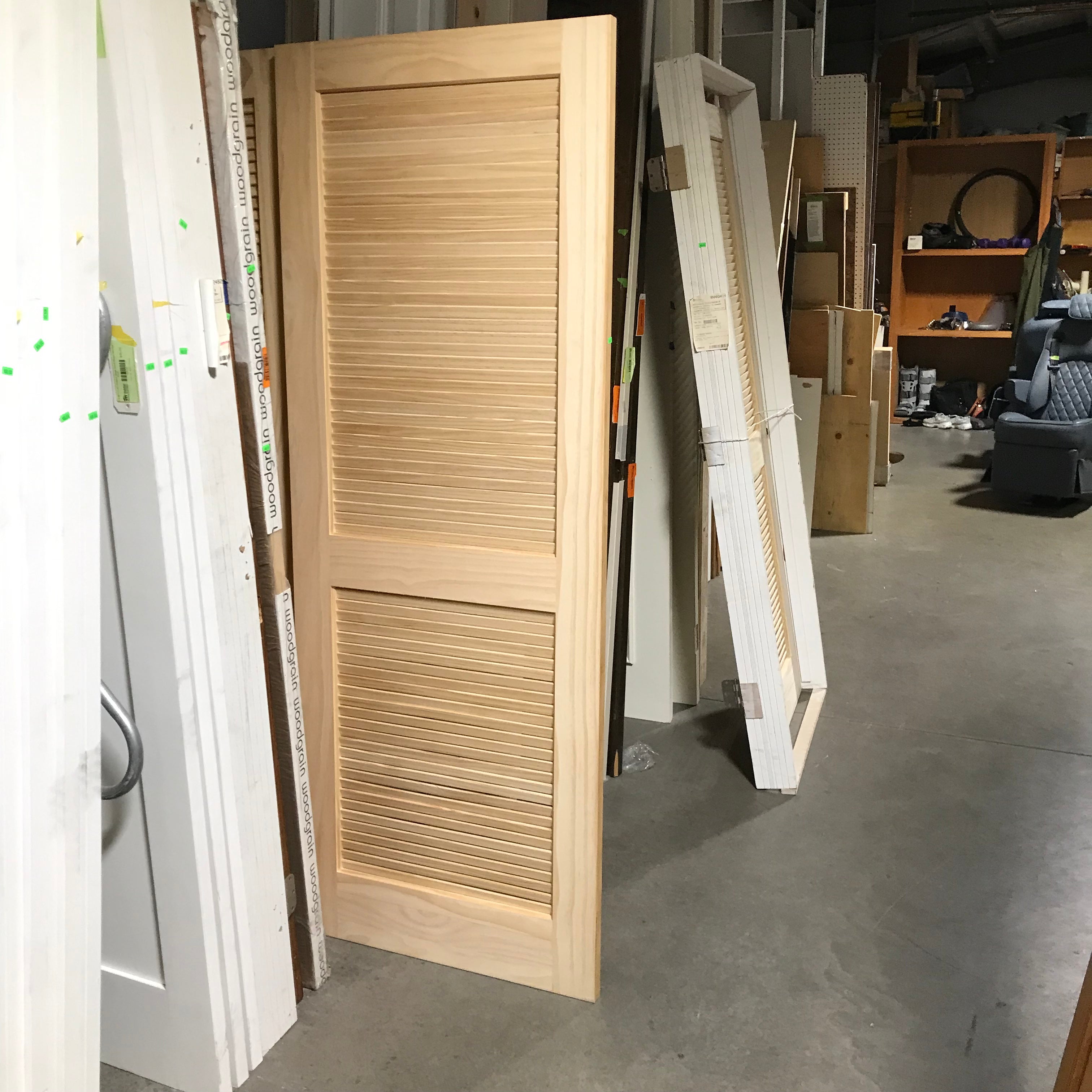 30"x 80"x 1.25" Pine 2 Panel Louvered Interior Door