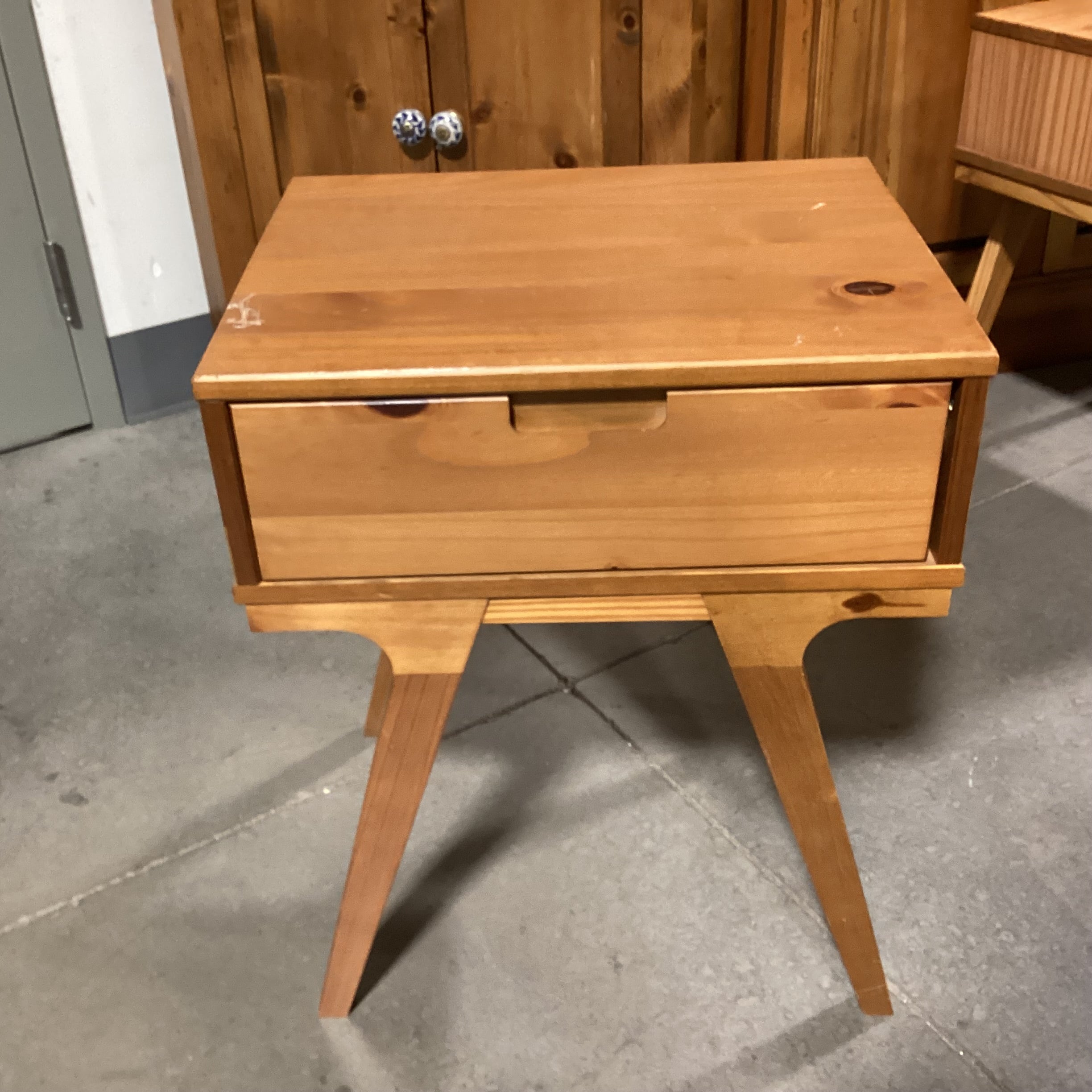 Mid Century Style Pine 1 Drawer End Table 20"x 16"x 25"