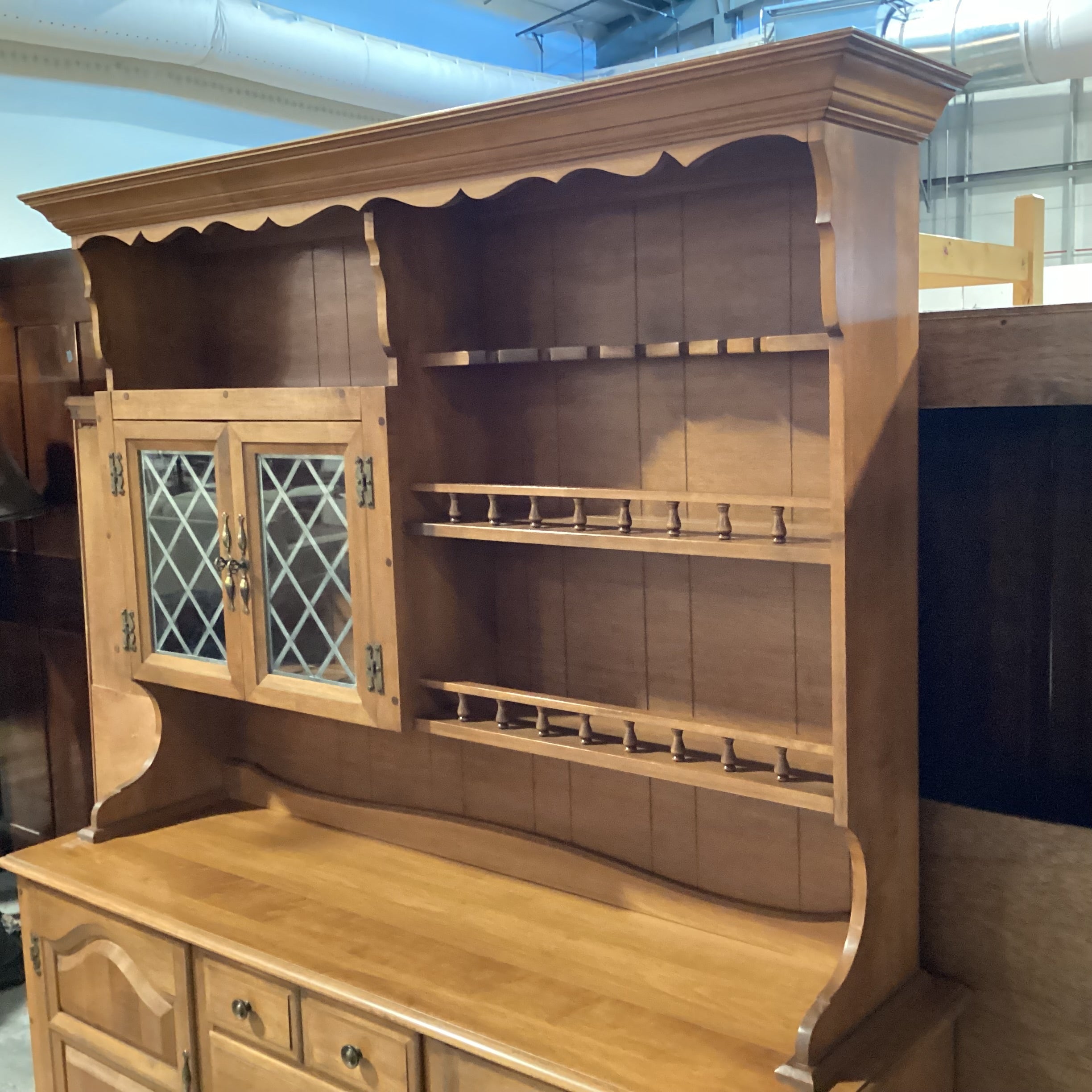 Sprague & Carleton Vintage Colonial Style Solid Rock Maple 4 Door 4 Drawer 2 Piece Hutch 62"x 19"x 75"