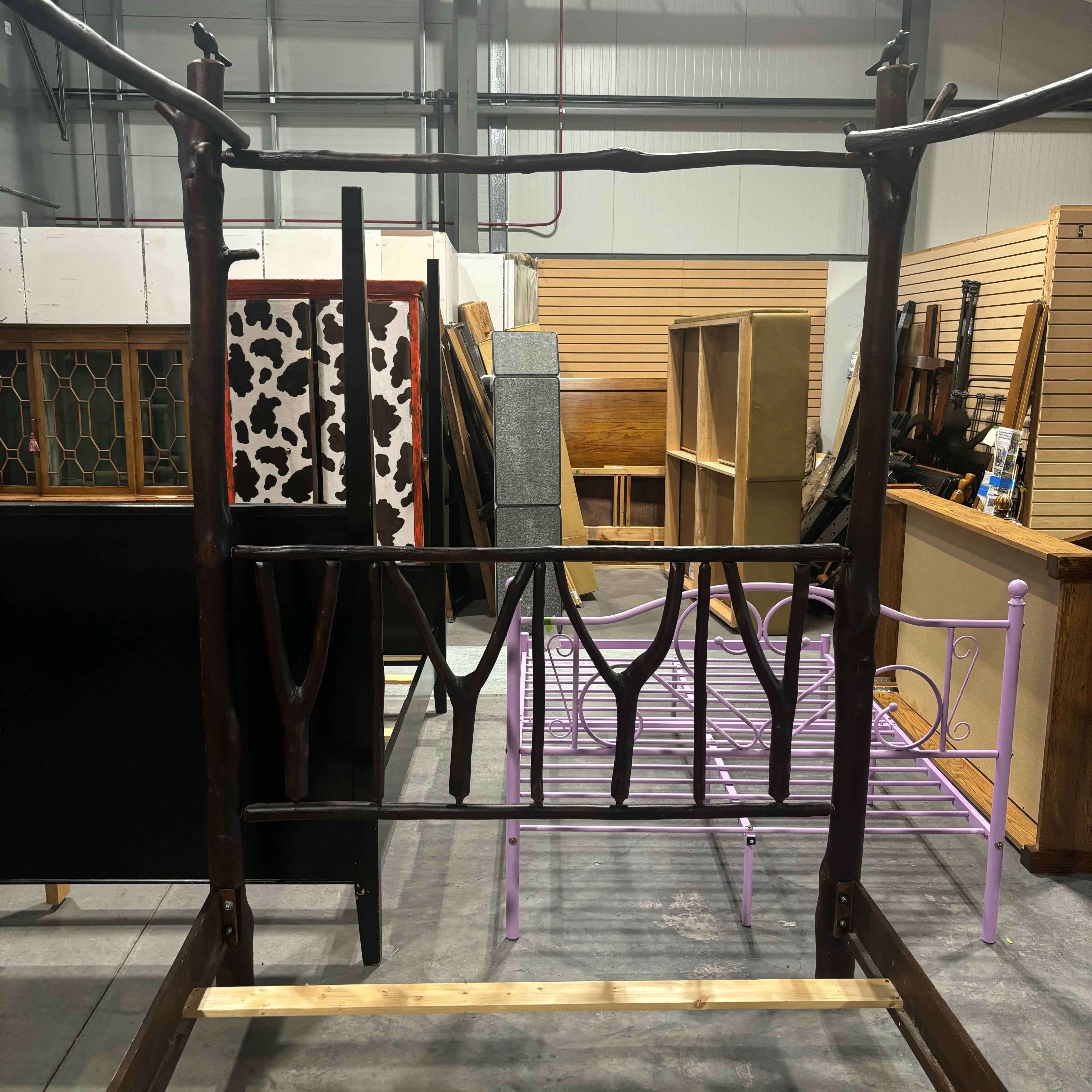 QUEEN Ornate Carved Dark Finish Branch Style with Bird Accent Canopy Bed 73"x 96"x 94"