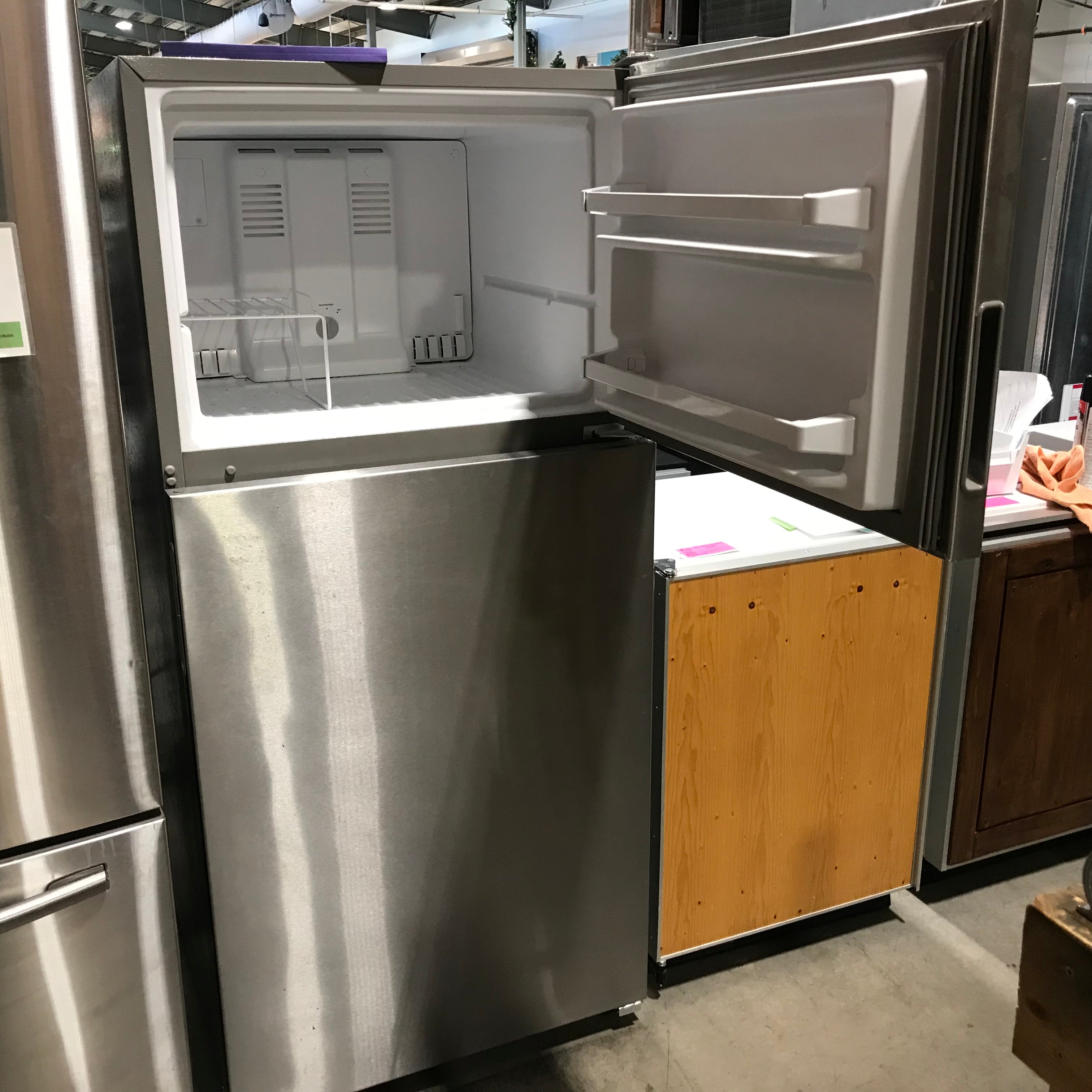 Amana Stainless Steel Standard Refrigerator 30"x 31"x 66.5"