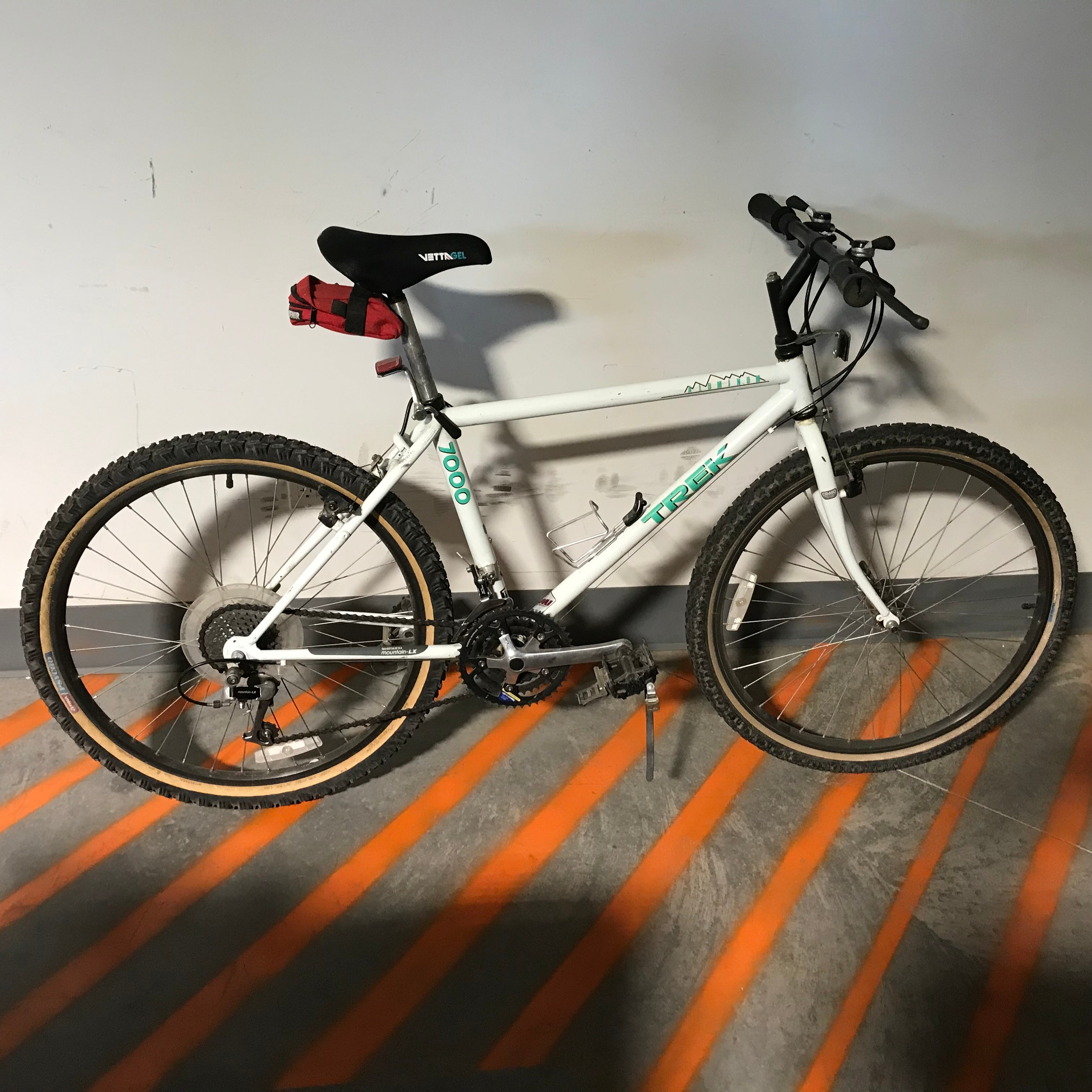 Trex 7000 White 21 Speed Mountain Bike 17"