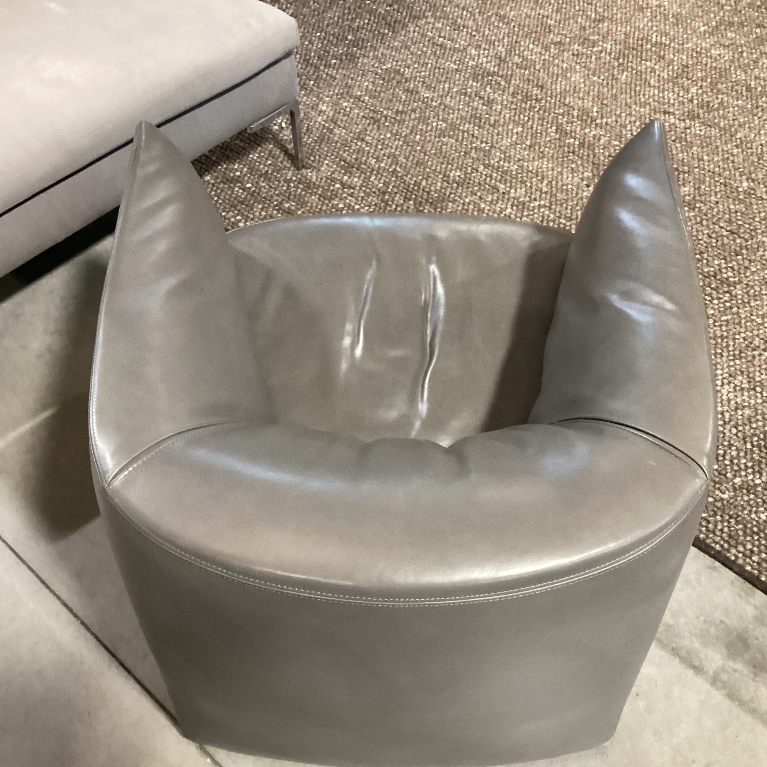 Poliform Santa Monica Grey Leather Modern Swivel Chair 30"x 33"x 26"
