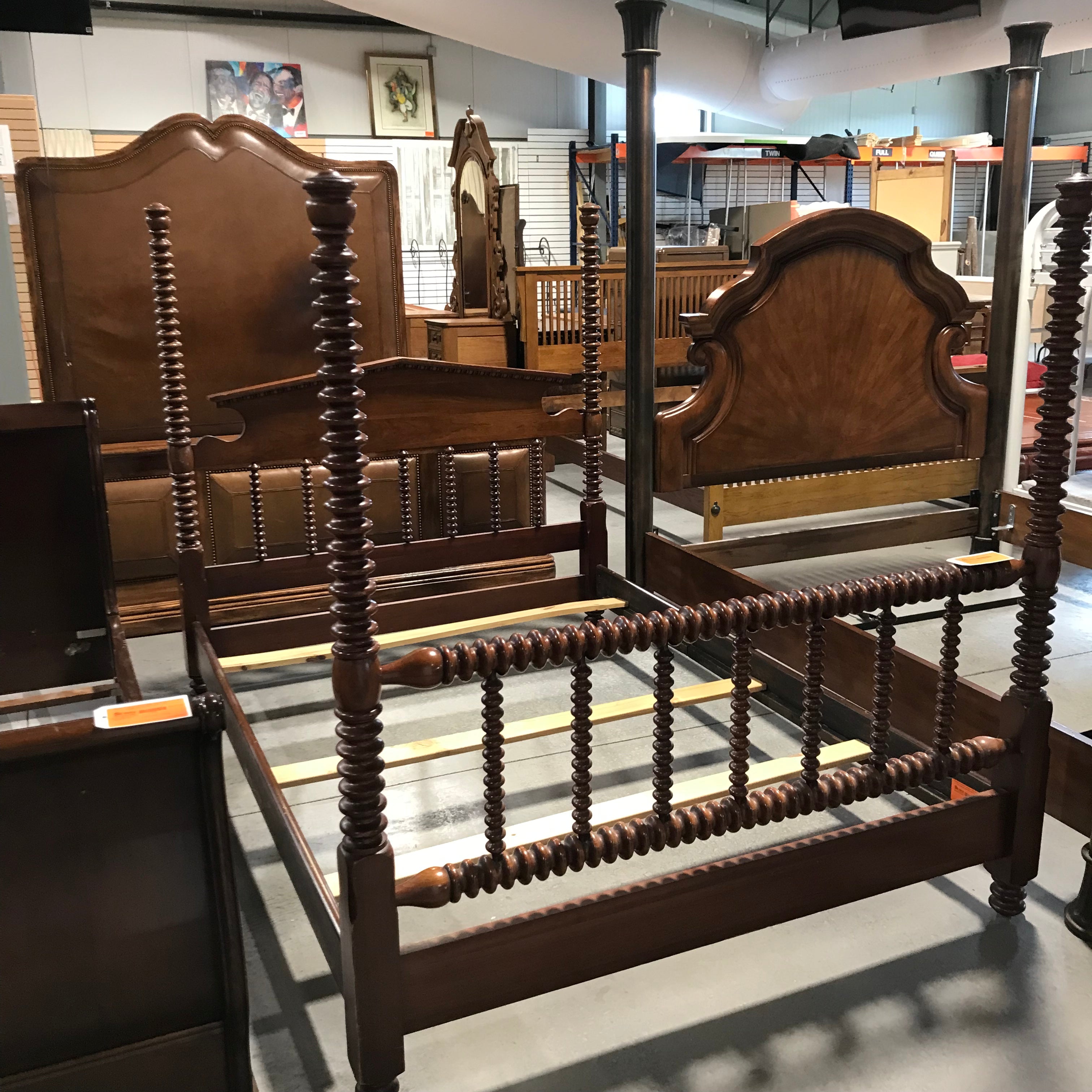 Full Davis Cabinet Company Collectors Cherry Solid Wood Spindle Style Bed Set 57.5x" 82"x 60"