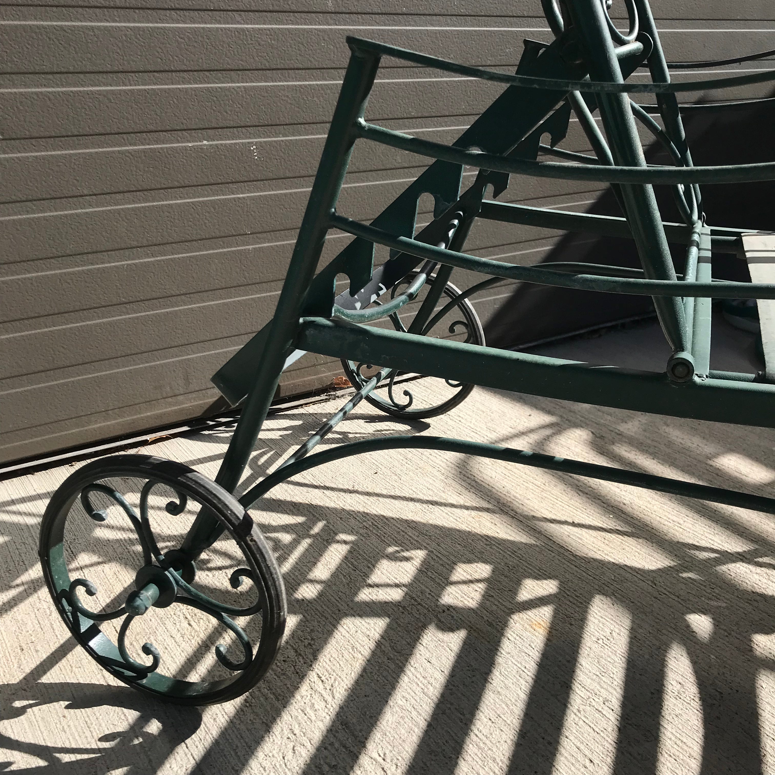 Green Wrought Iron Chaise Lounge 75.5"x 24.5"x 24" ,15" (Seat H)