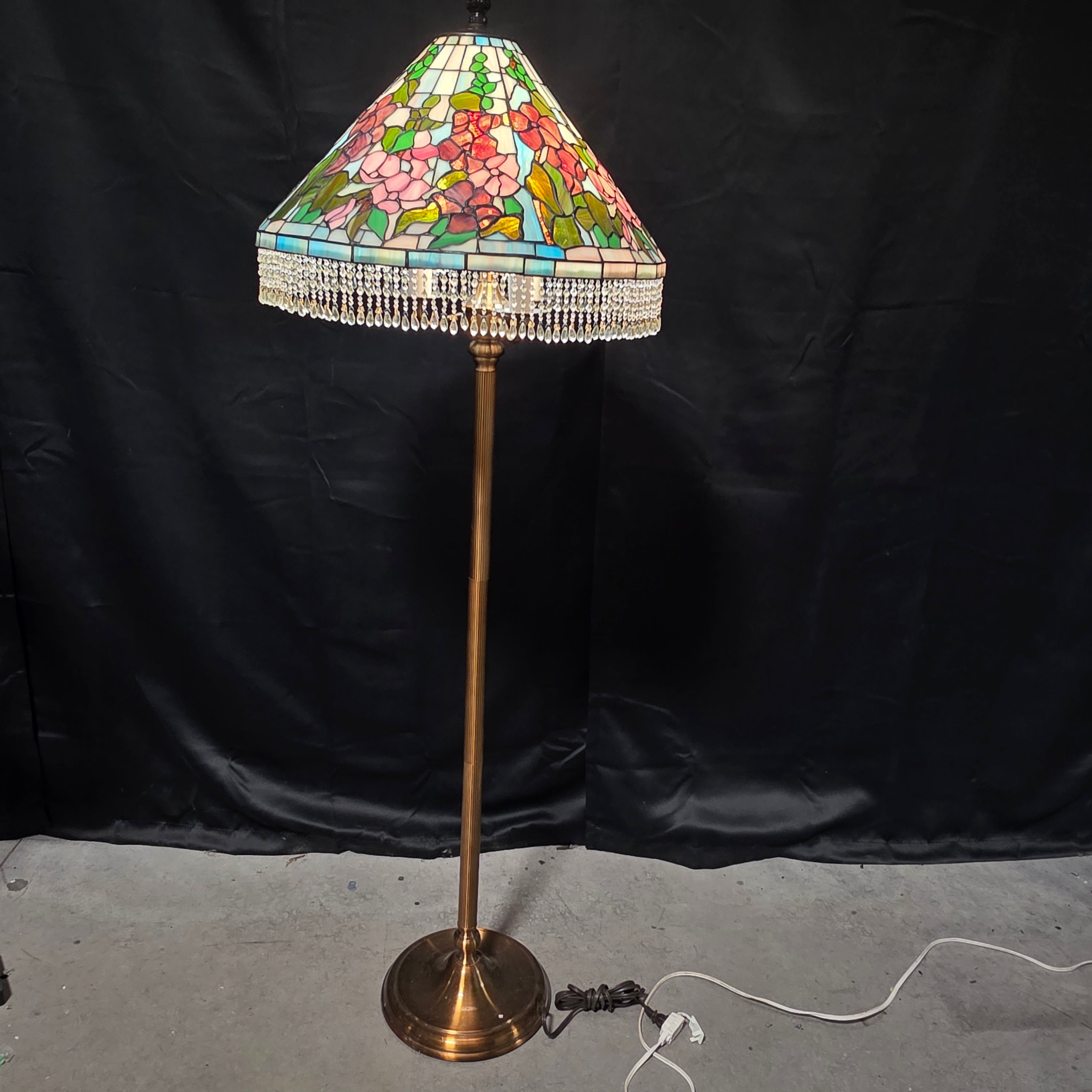 Tiffany Style Four Light Floor Lamp with Prism Drops 18"x63"
