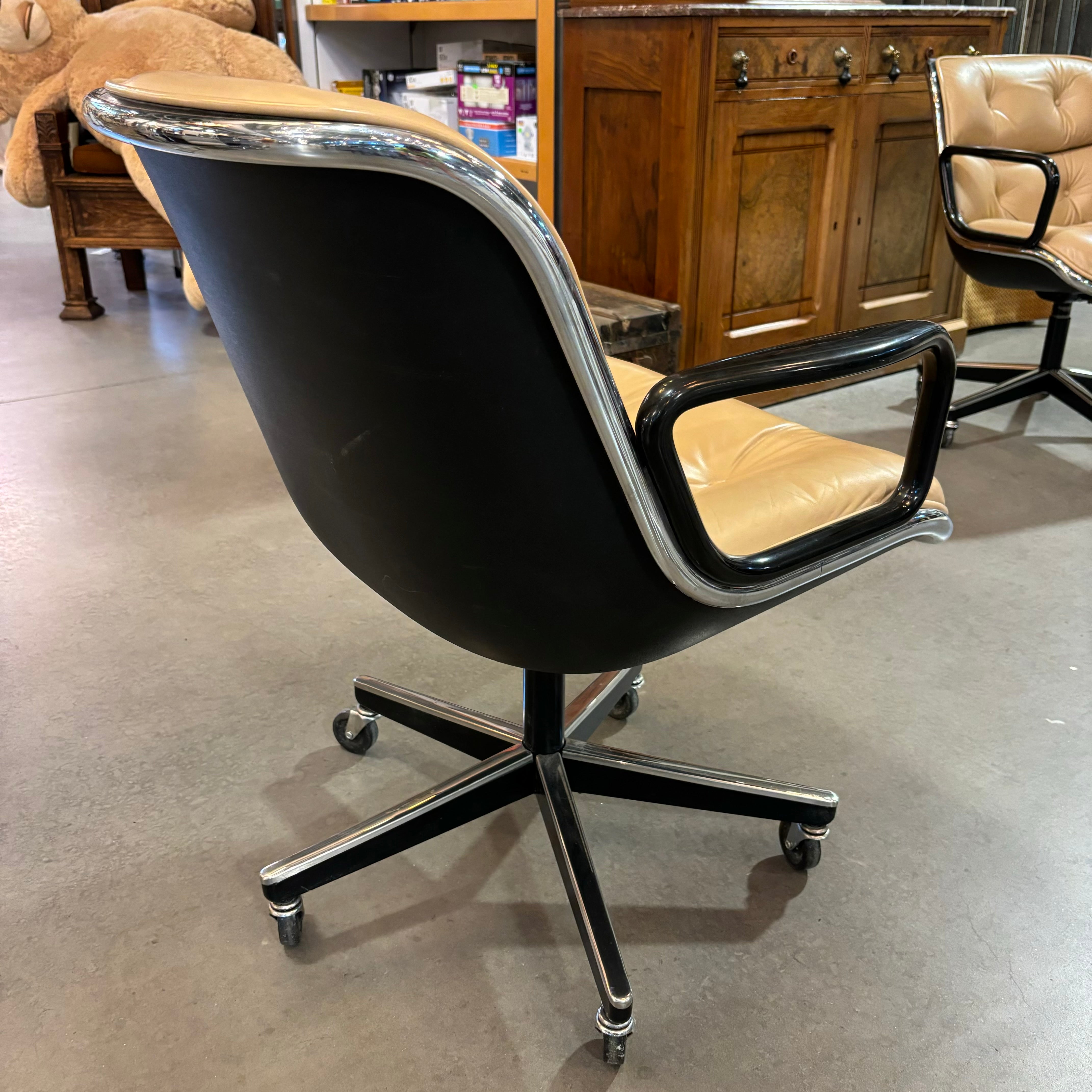 Vintage Knoll Designed by Charles Pollock Blonde Leather & Steel Office Chair 27"x 27"x 33"