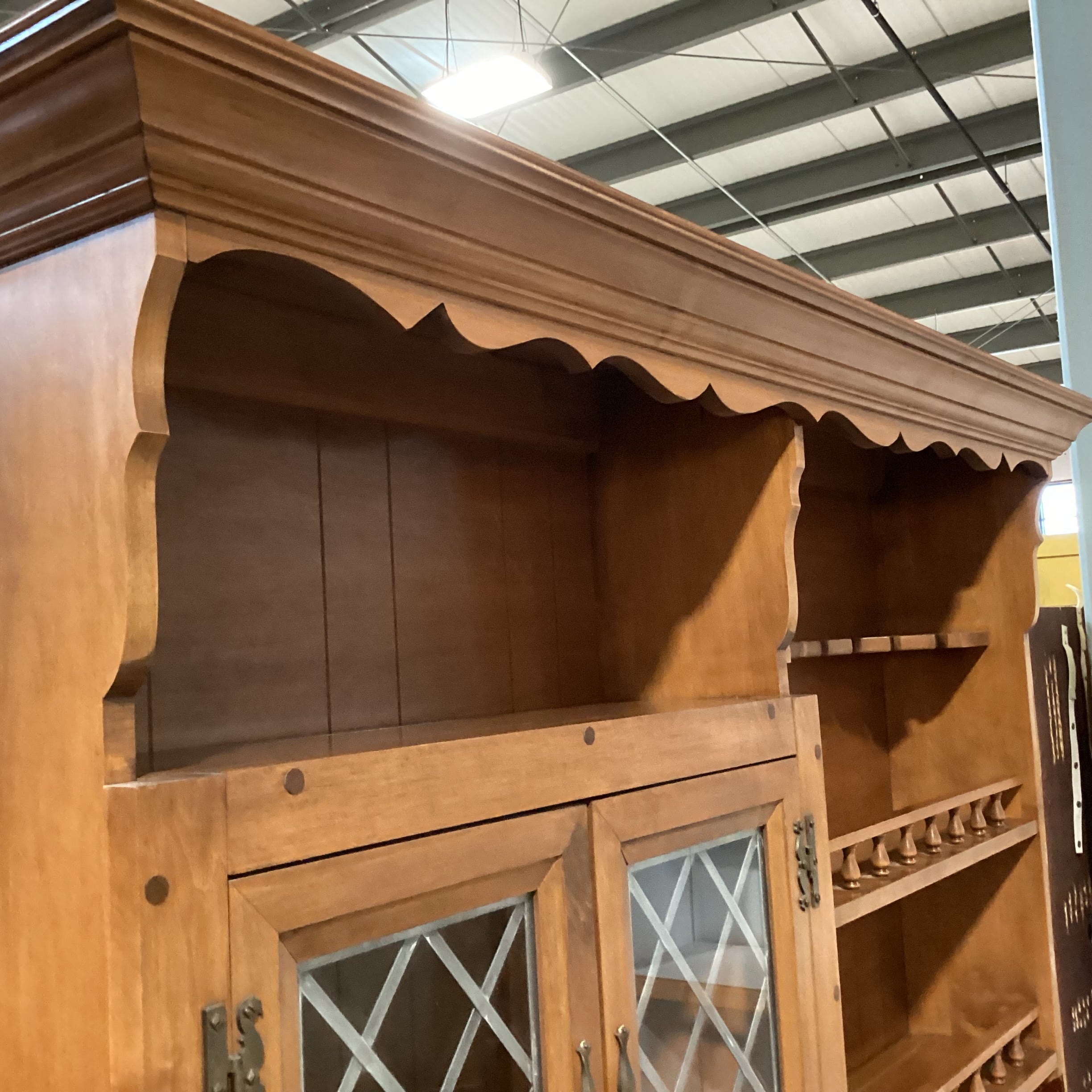 Sprague & Carleton Vintage Colonial Style Solid Rock Maple 4 Door 4 Drawer 2 Piece Hutch 62"x 19"x 75"