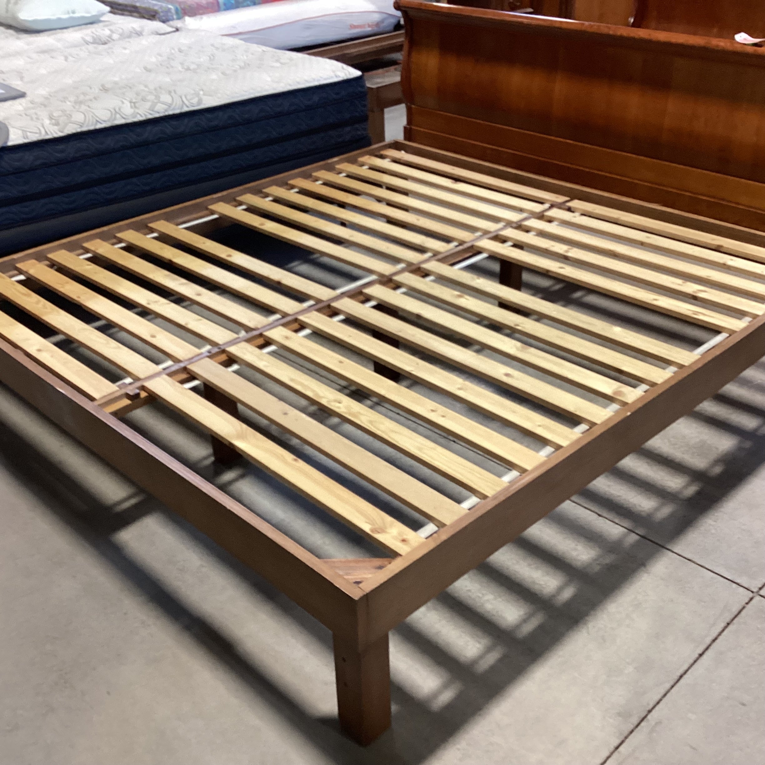 King Wood Platform Bed Set 78"x 82"x 15"