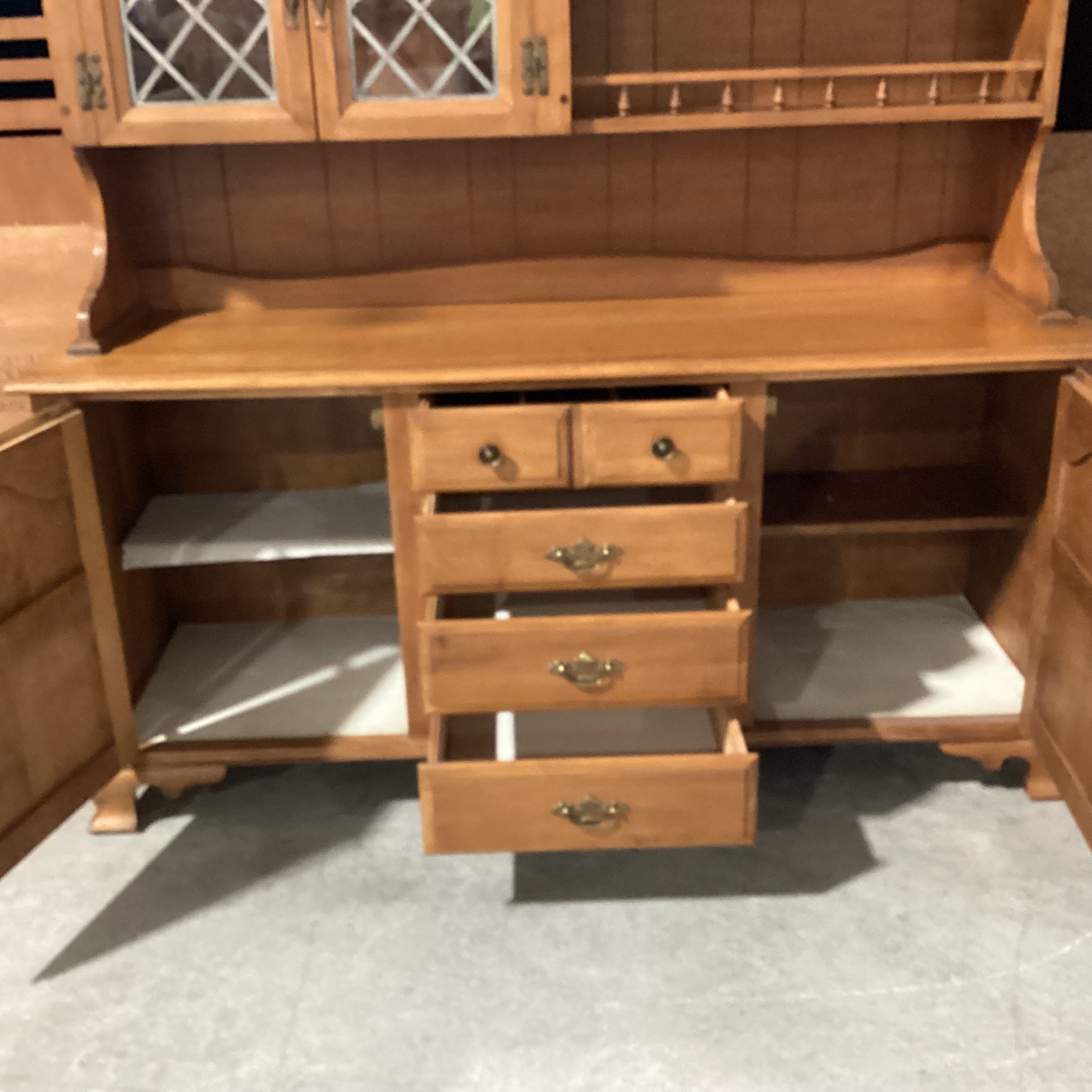 Sprague & Carleton Vintage Colonial Style Solid Rock Maple 4 Door 4 Drawer 2 Piece Hutch 62"x 19"x 75"