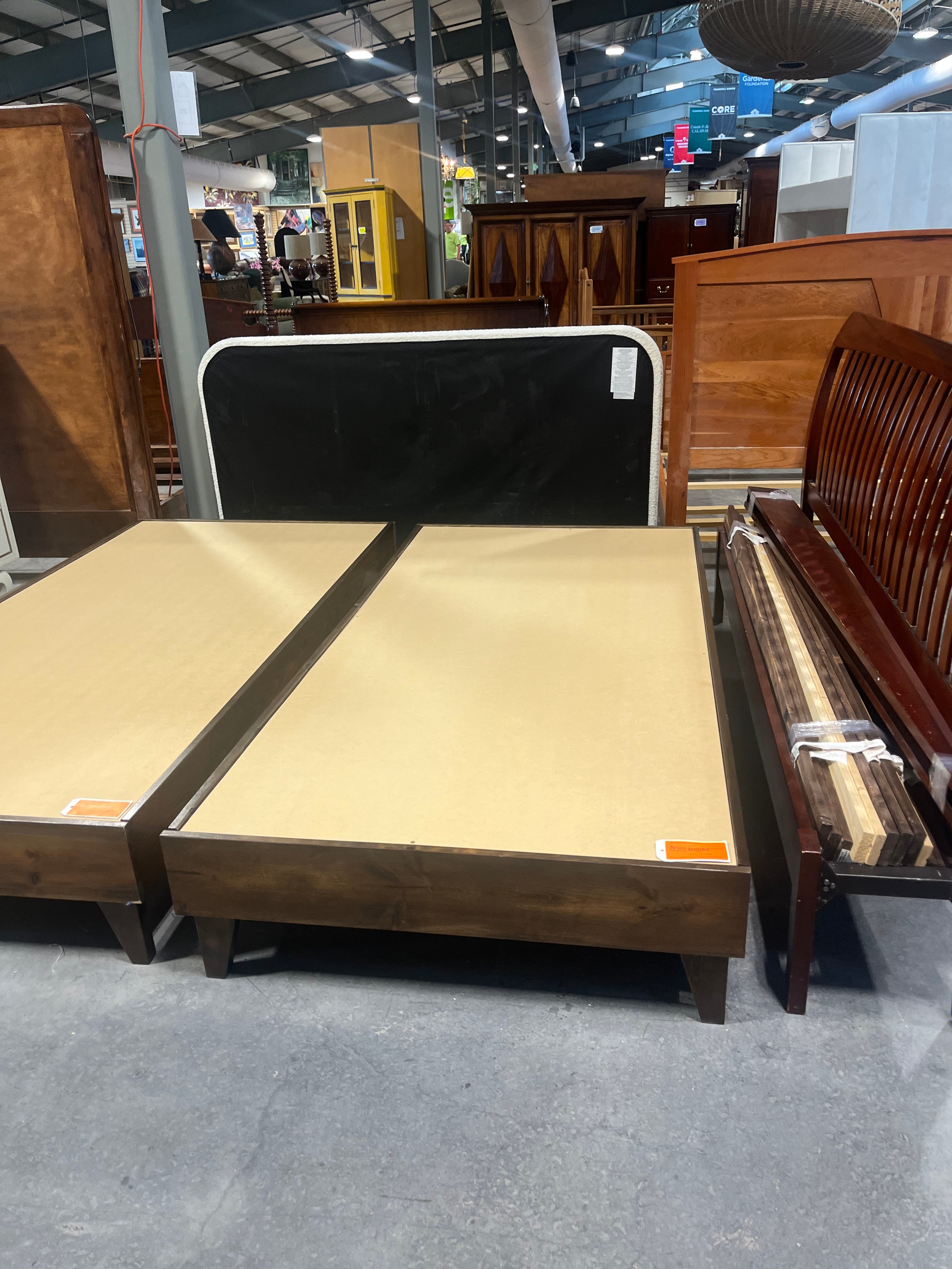 Twin Solid Dark Wood Bed Set 41"x 82"x 13.5"