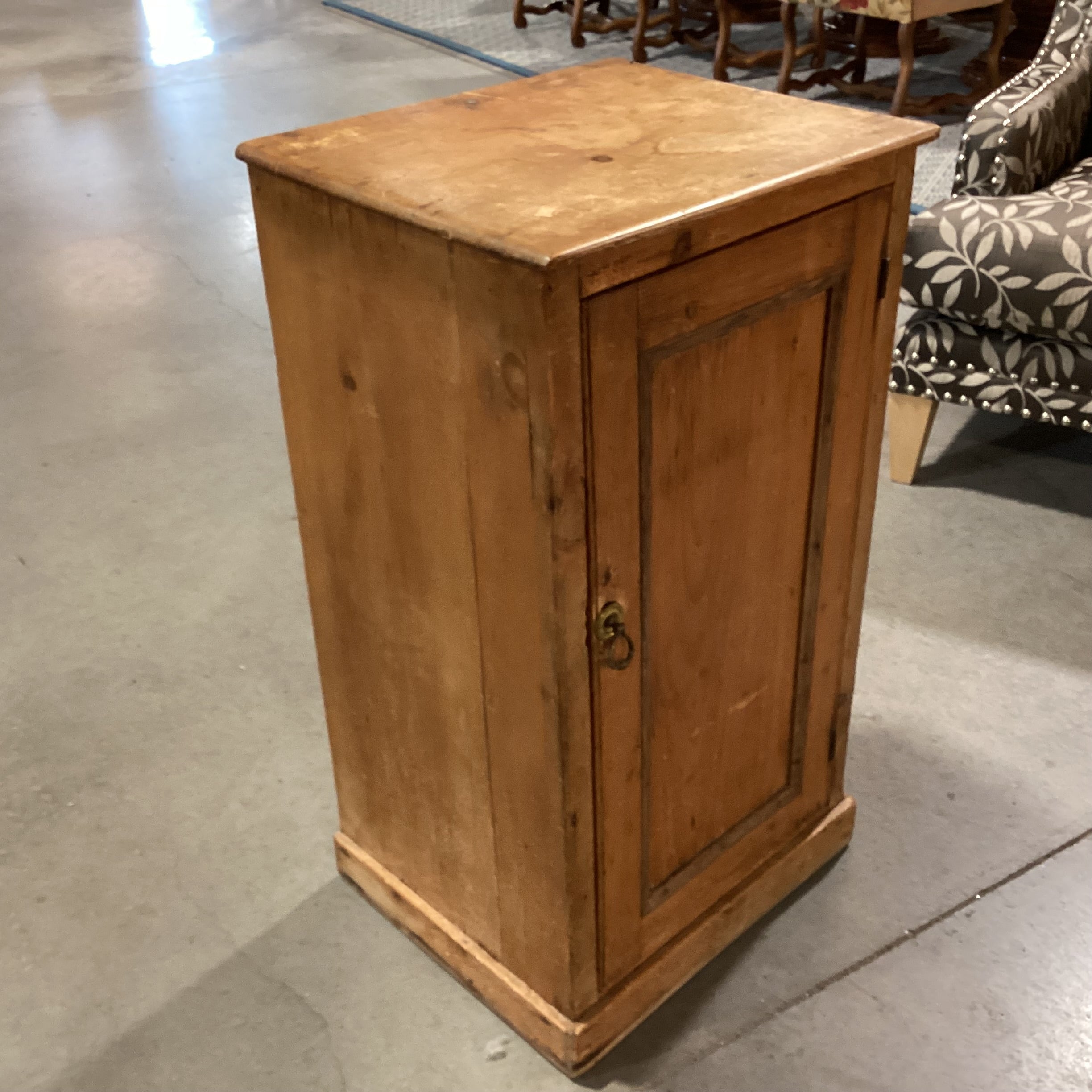 Antique Natural Pine 1 Door with Shelves Accent Table 19"x 16"x 34"