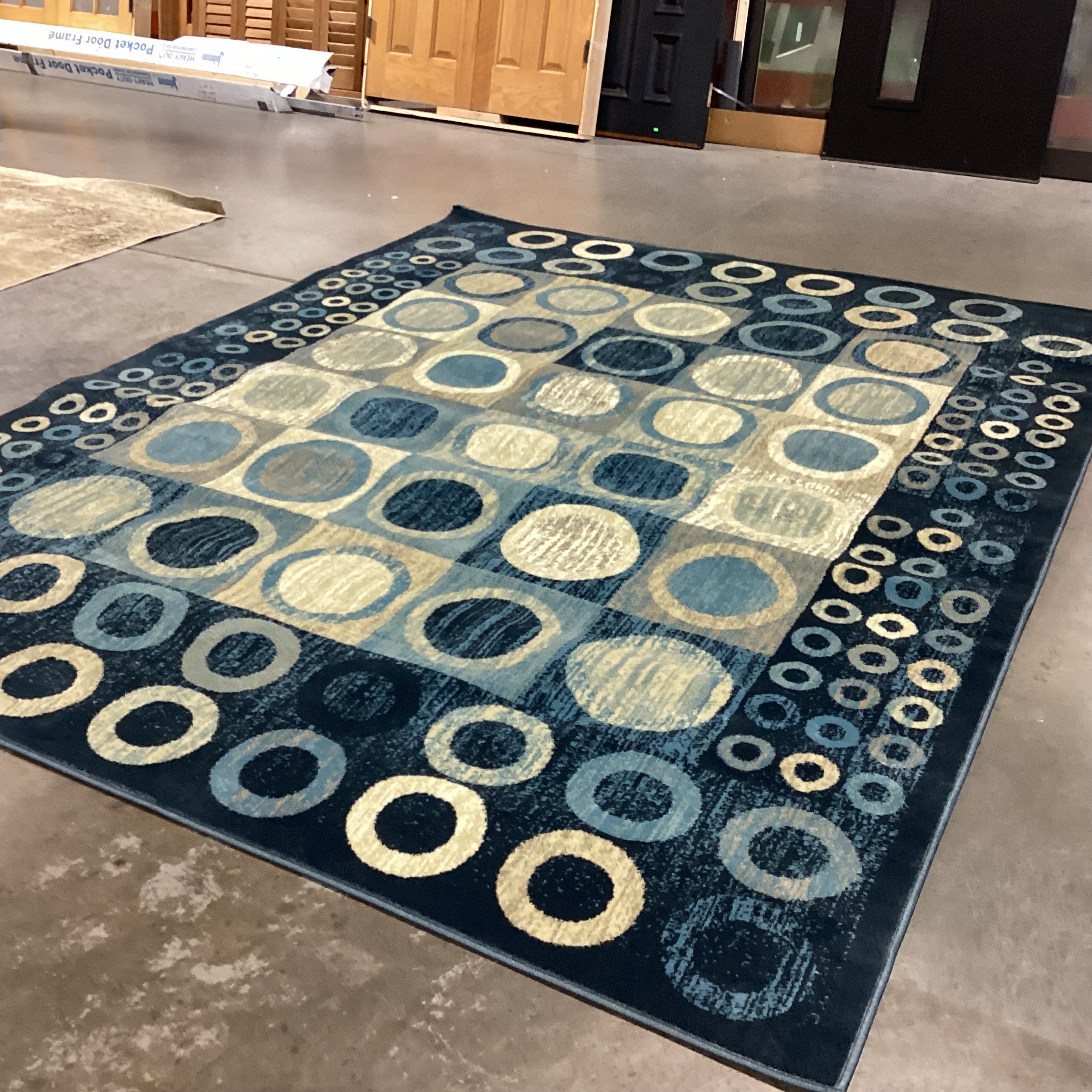 DahDoul Riverside Blue Beige Circle Design Poly Rug 8'x 10'