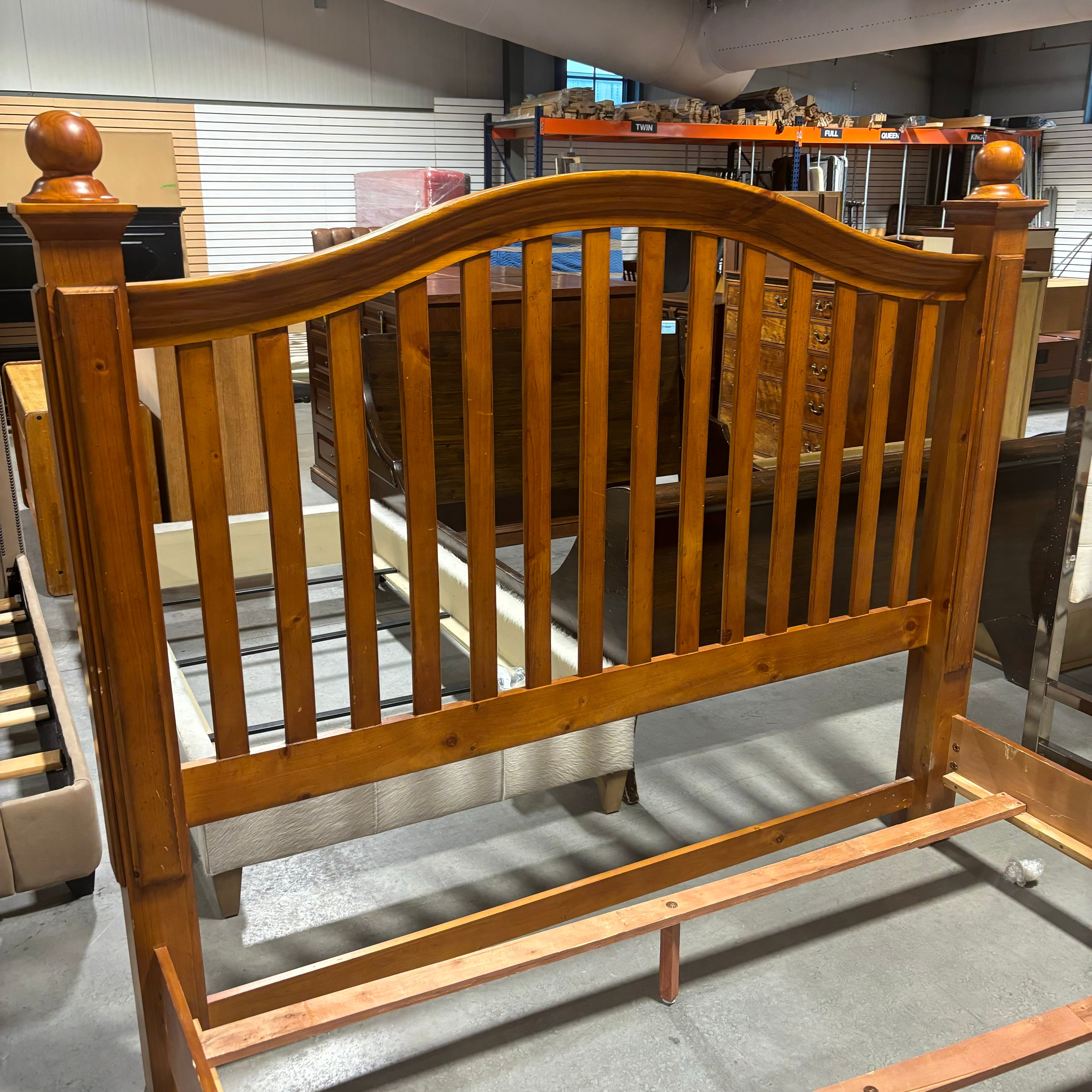 KING Solid Light Finish Wood Bed Set 82.5"x 90.5"x 69"