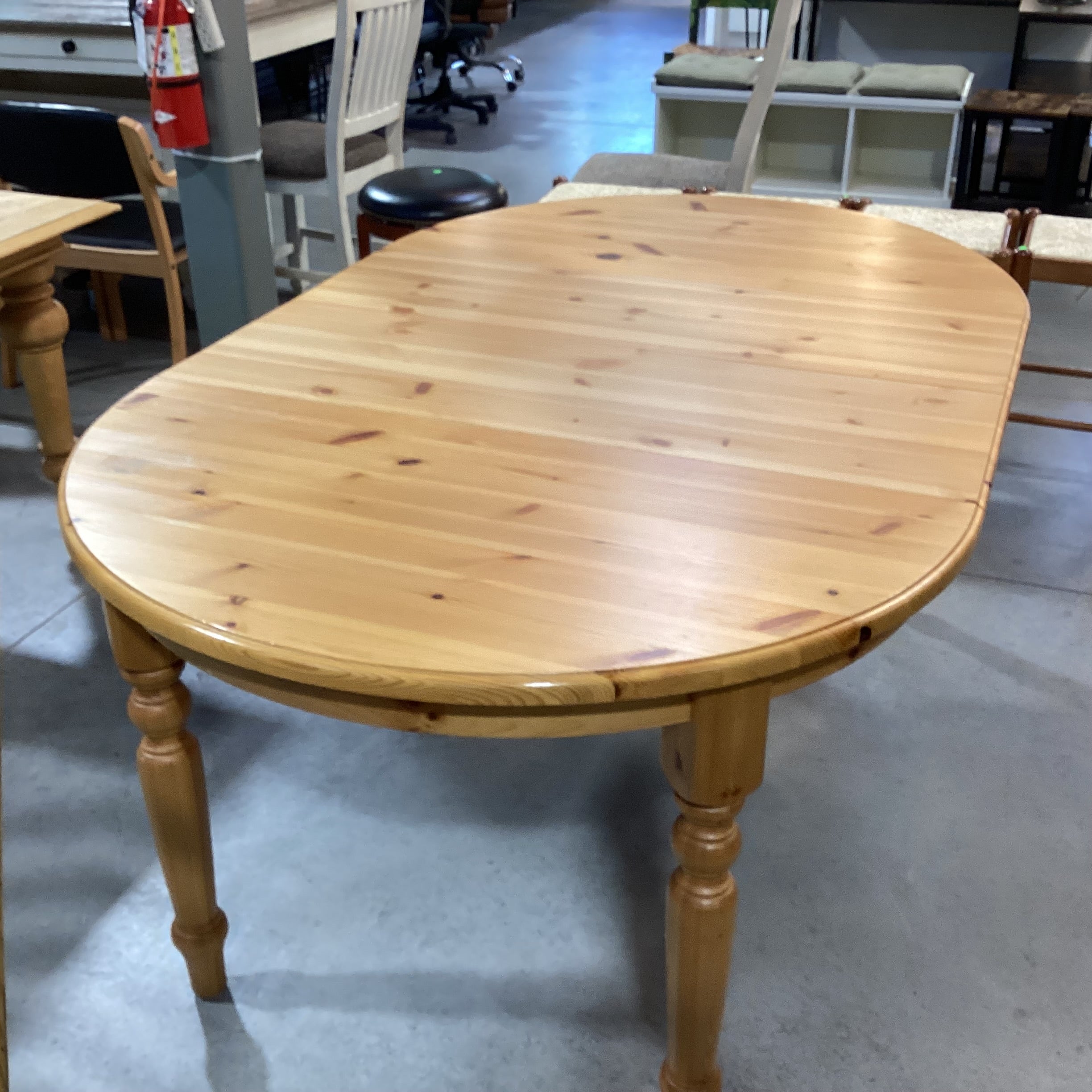 Natural Pine Round to Oval with 2 Leaves Dining Table 45" to 72.5"x 30"
